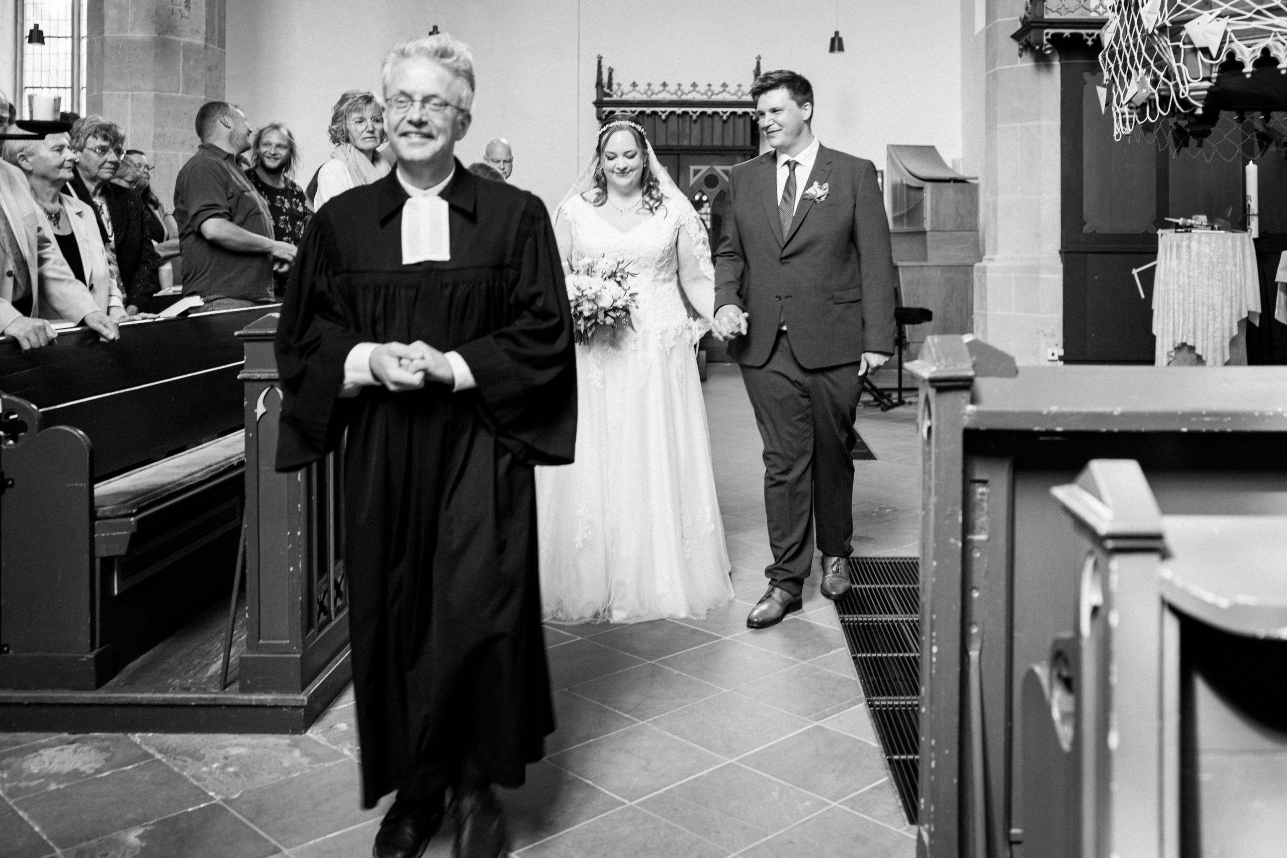 Kirchliche Trauung in Oerlinghausen. Hochzeitfotograf in Bielefeld