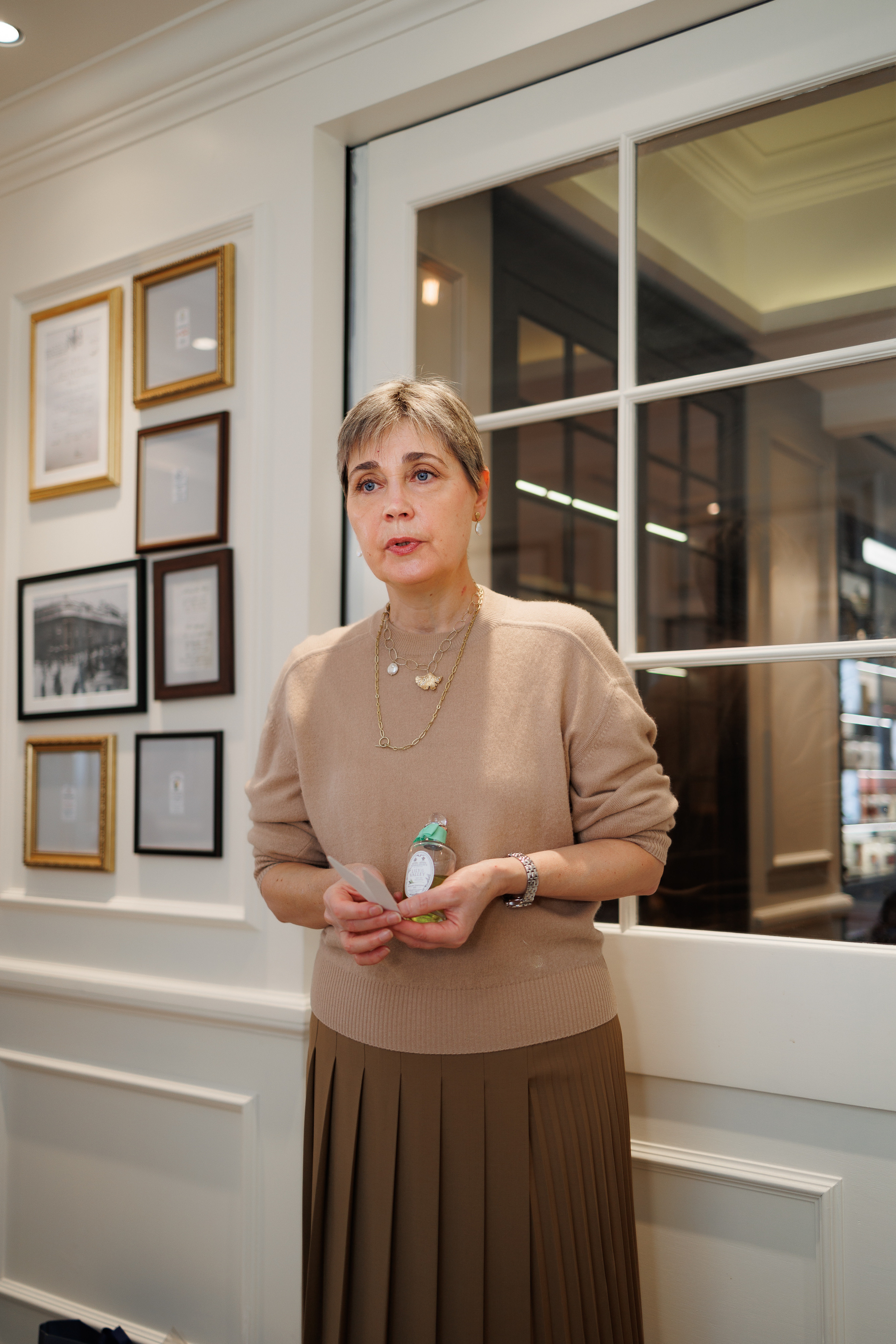 CONTENT PHOTOGRAPHY PERFUME TOUR. Professional garden design and photography services in London