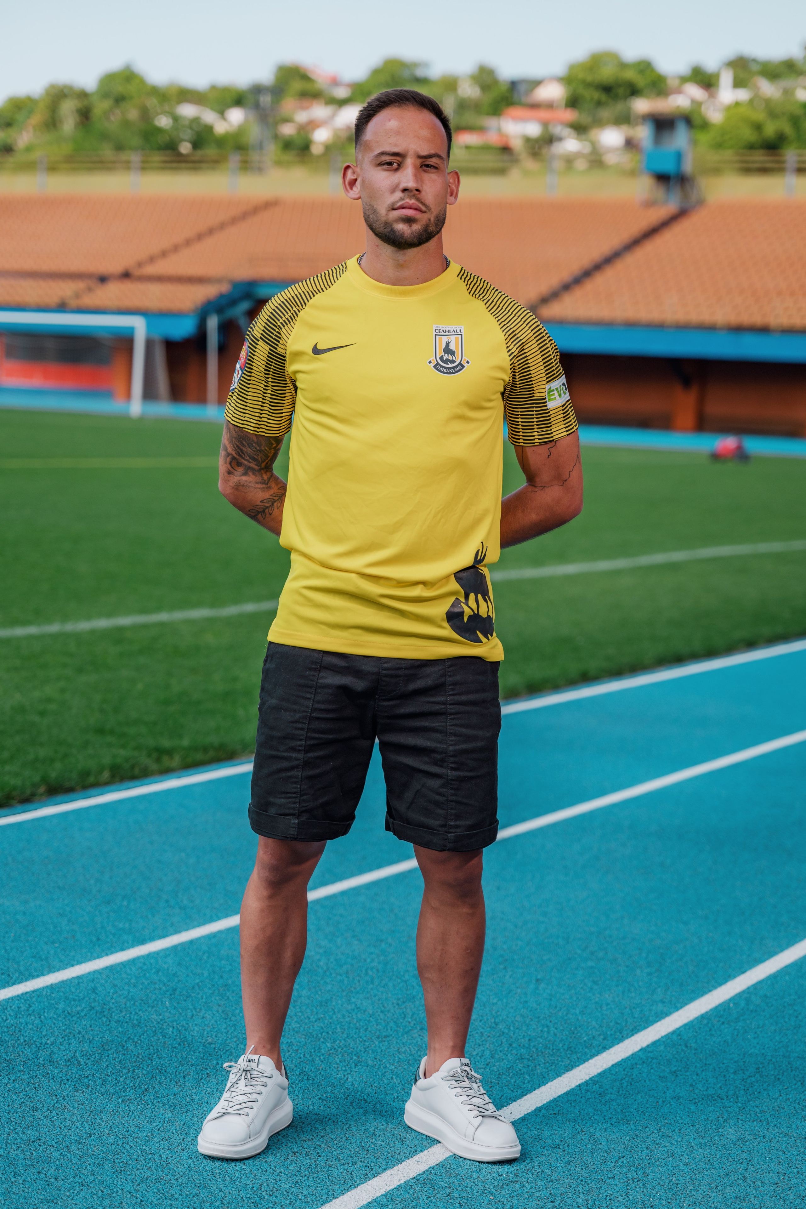 Folha. Dragosbaciuartphotographer