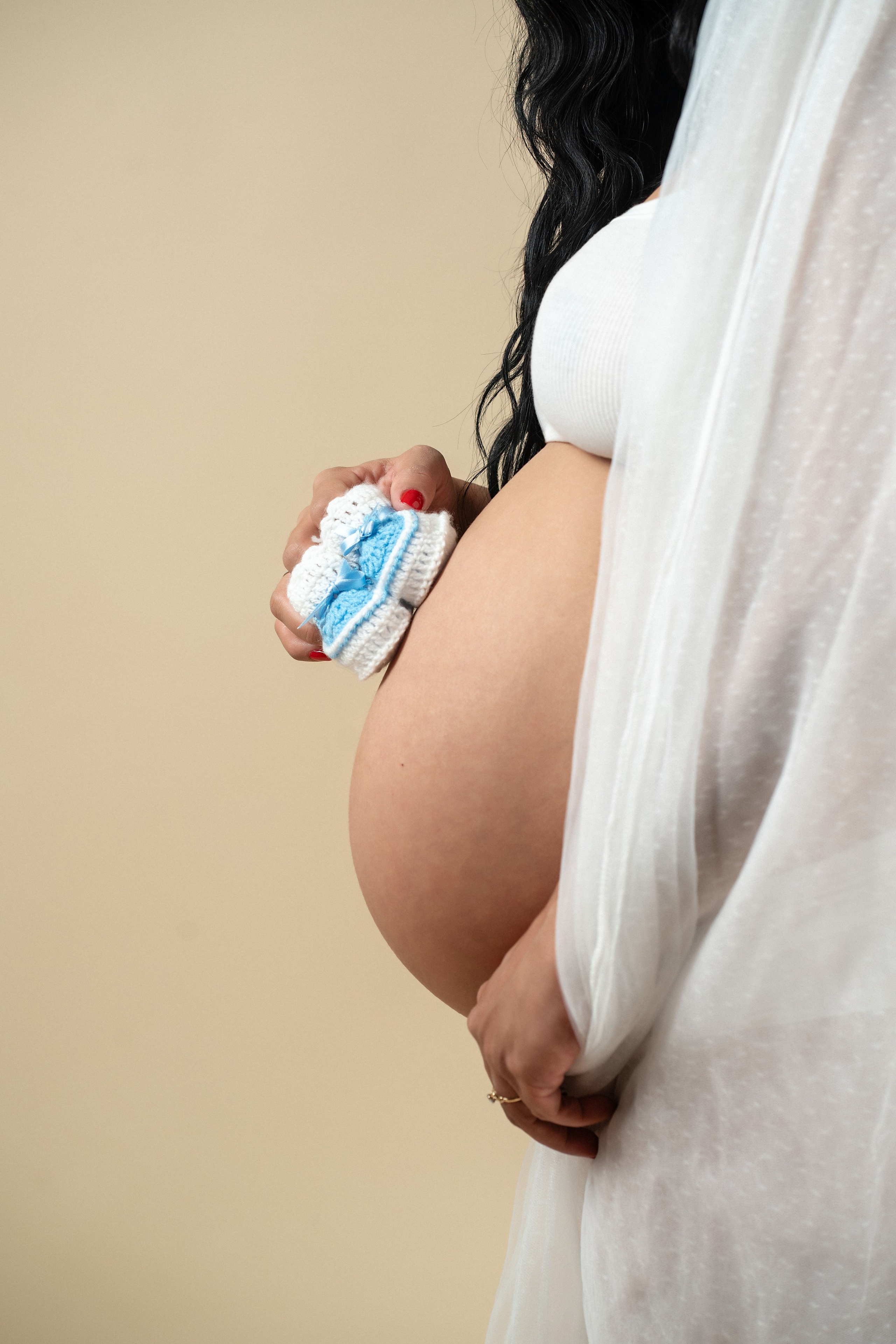 Embarazo. Fotógrafa en Madrid | Retratos femeninos, familia y sesiones con caballos – Anna Maruleva