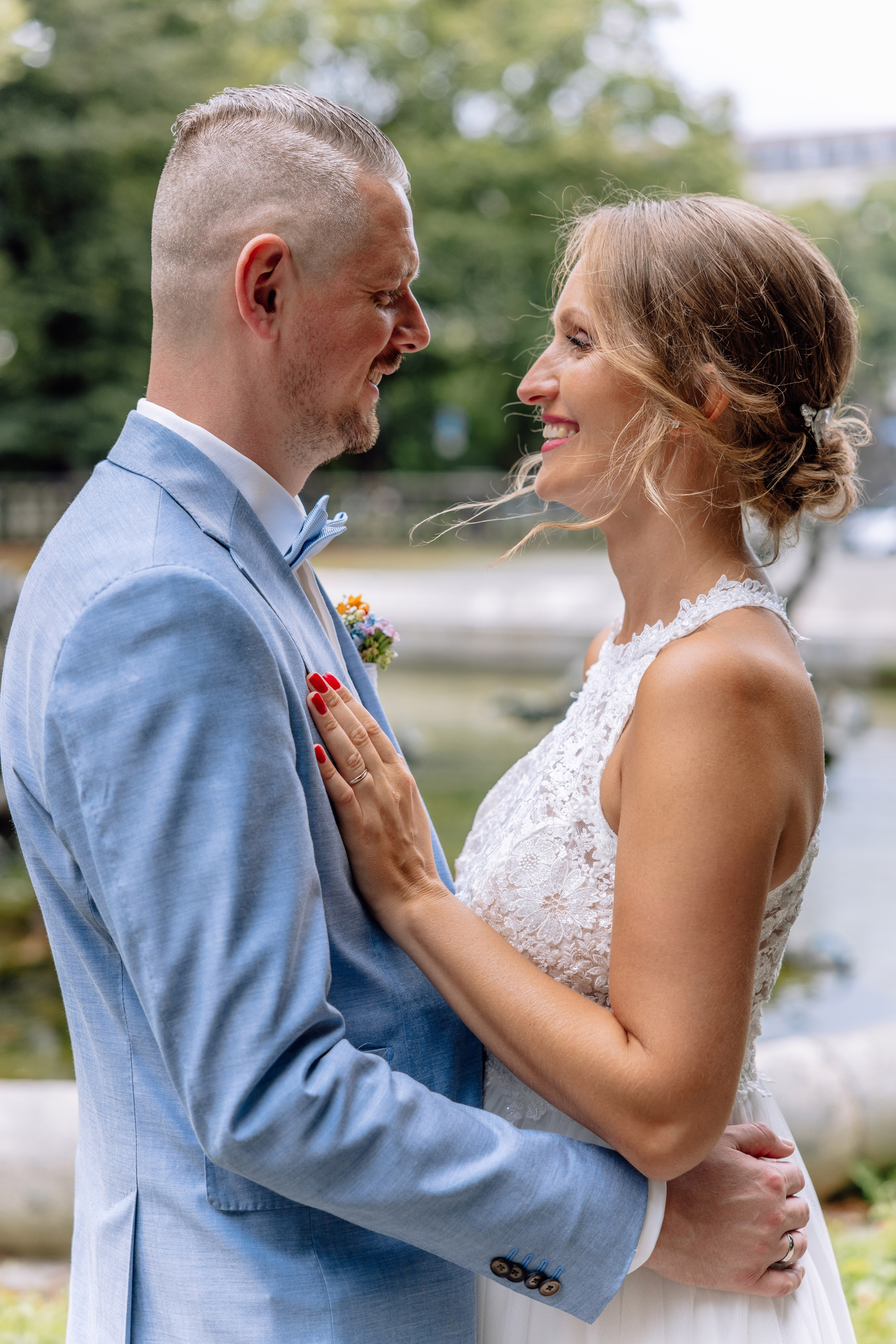 Sandra und Kevin: Standesamt Unterföring und Friedensengel. Hochzeitsfotograf München Taufe Familienfotograf Tanja Mauke