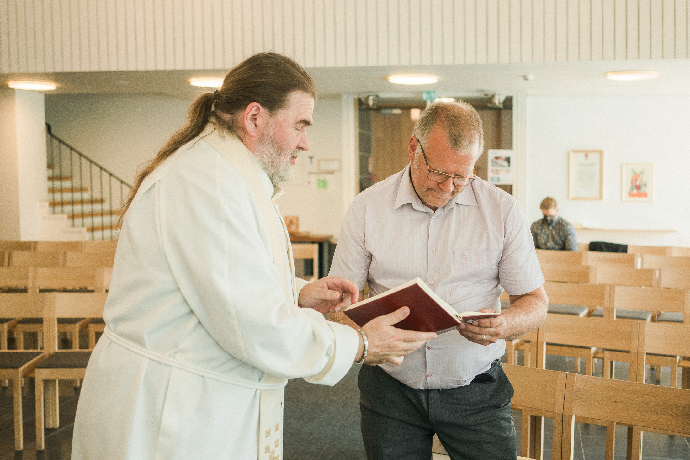 Ristiäisten kuvaus Helsingin Pitäjämäen kirkossa