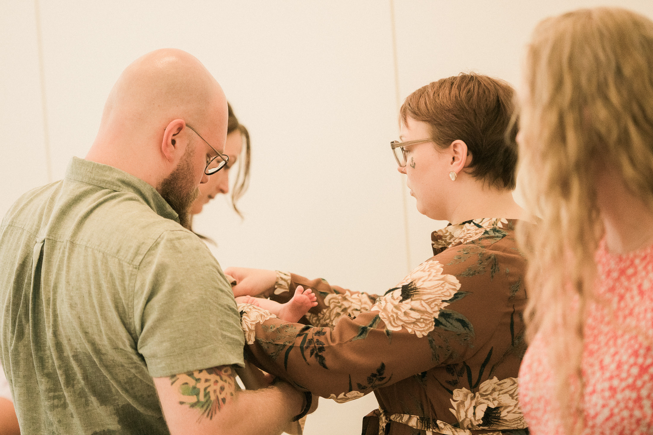 Ristiäisten kuvaus Helsingin Pitäjämäen kirkossa