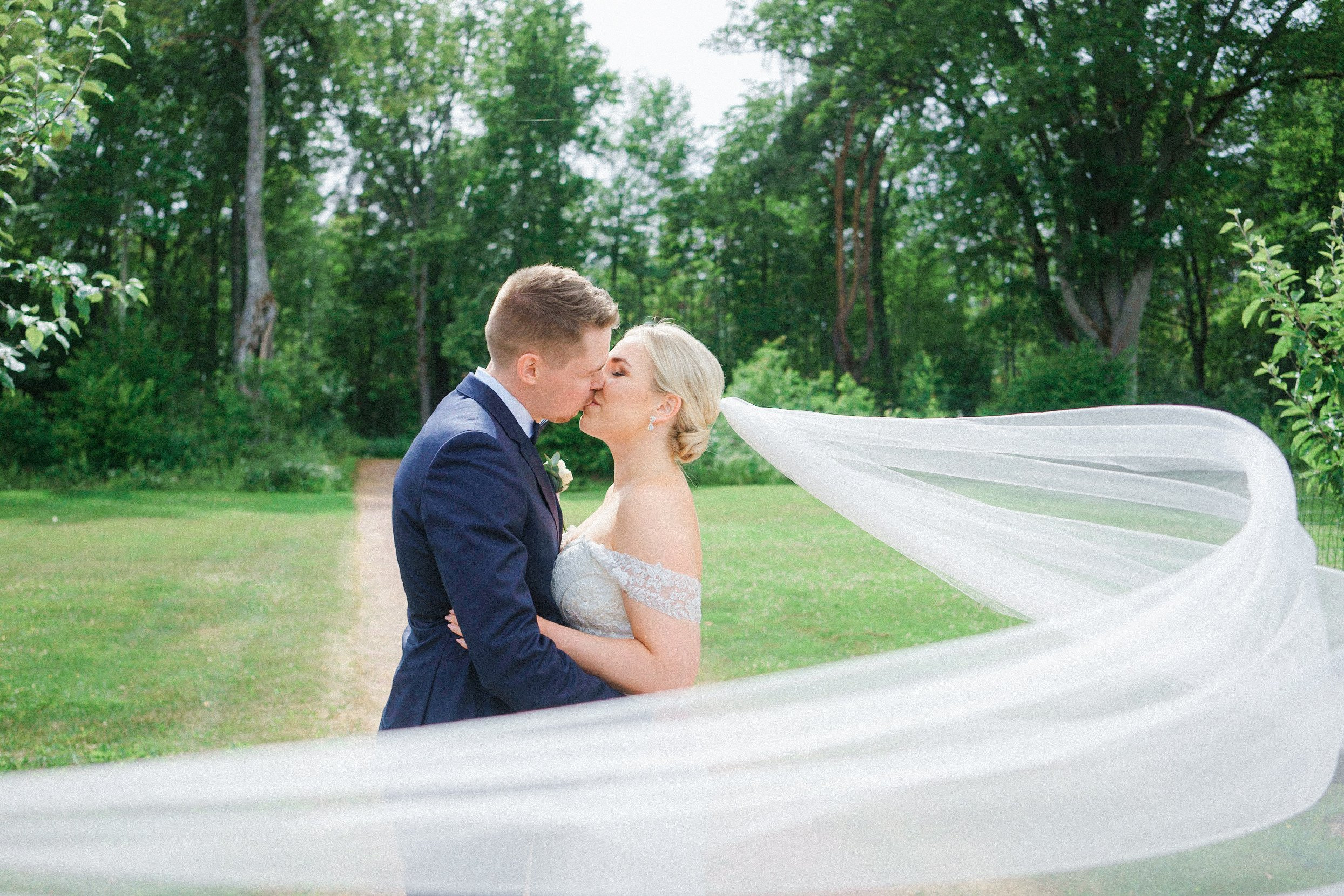 Sini&Otto, Wohls gård, hääkuvaaja Kirkkonummi