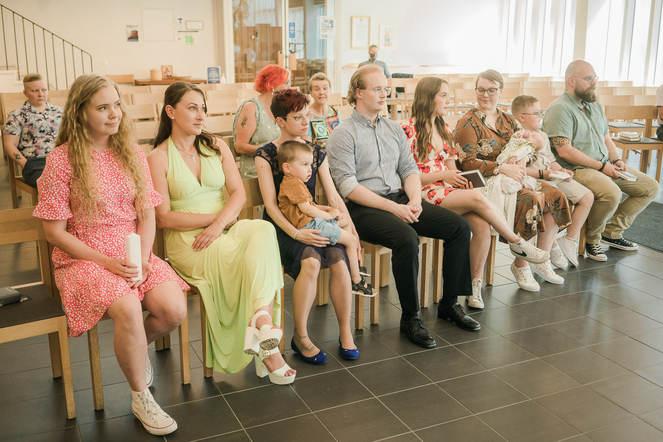 Ristiäisten kuvaus Helsingin Pitäjämäen kirkossa