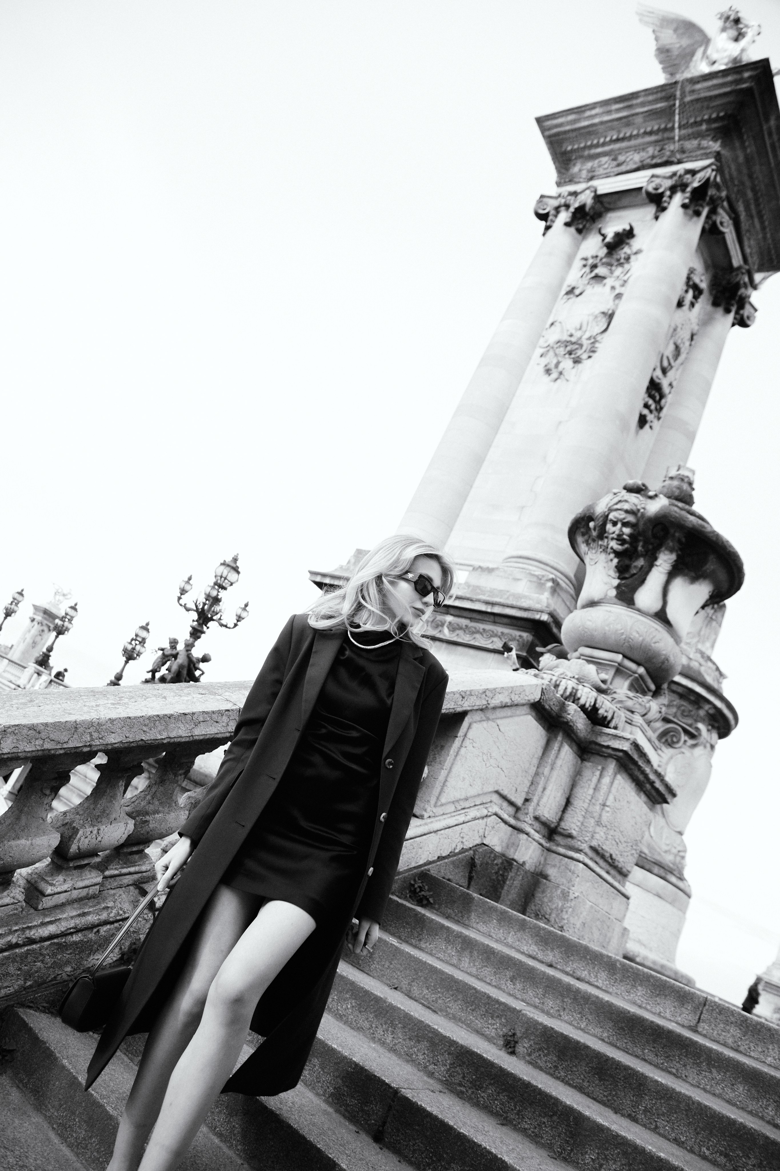 Victoria. Photographer in Paris