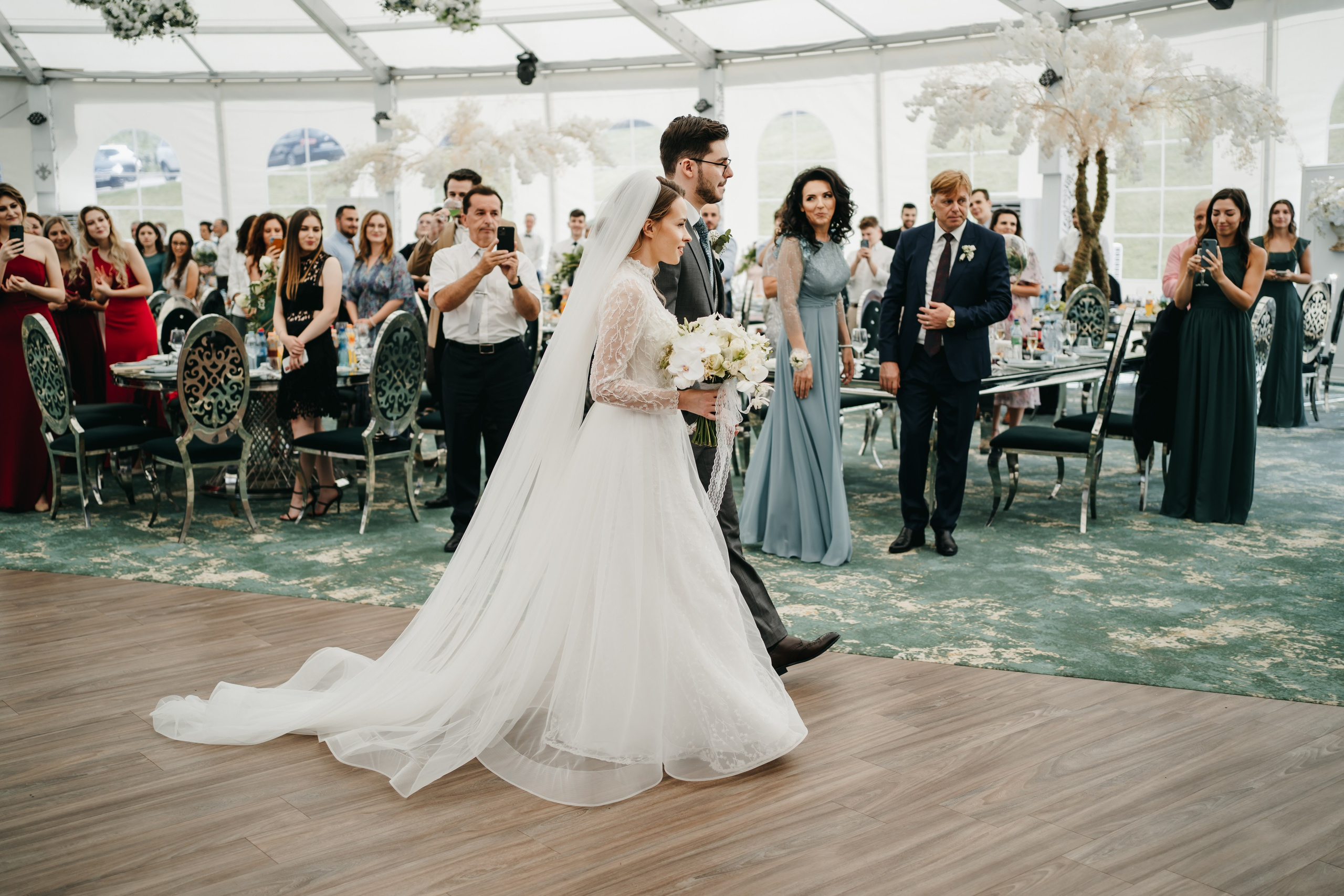 R & E. Fotograf Nunta Iasi - Hearts & Pictures