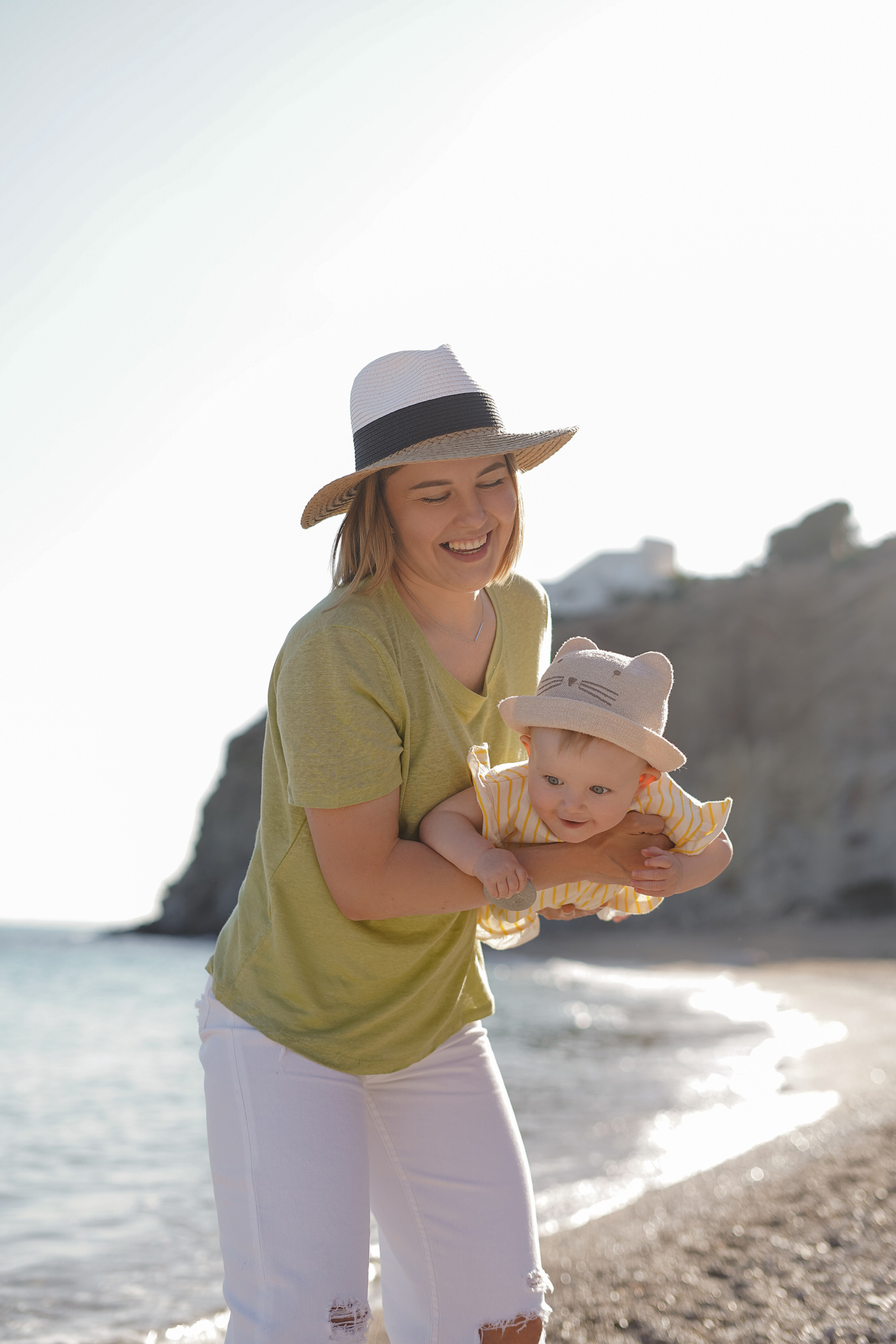 Hija y mama. Fotografo familiar, bodas, reportaje Diana Memetova Alicante, Benidorm