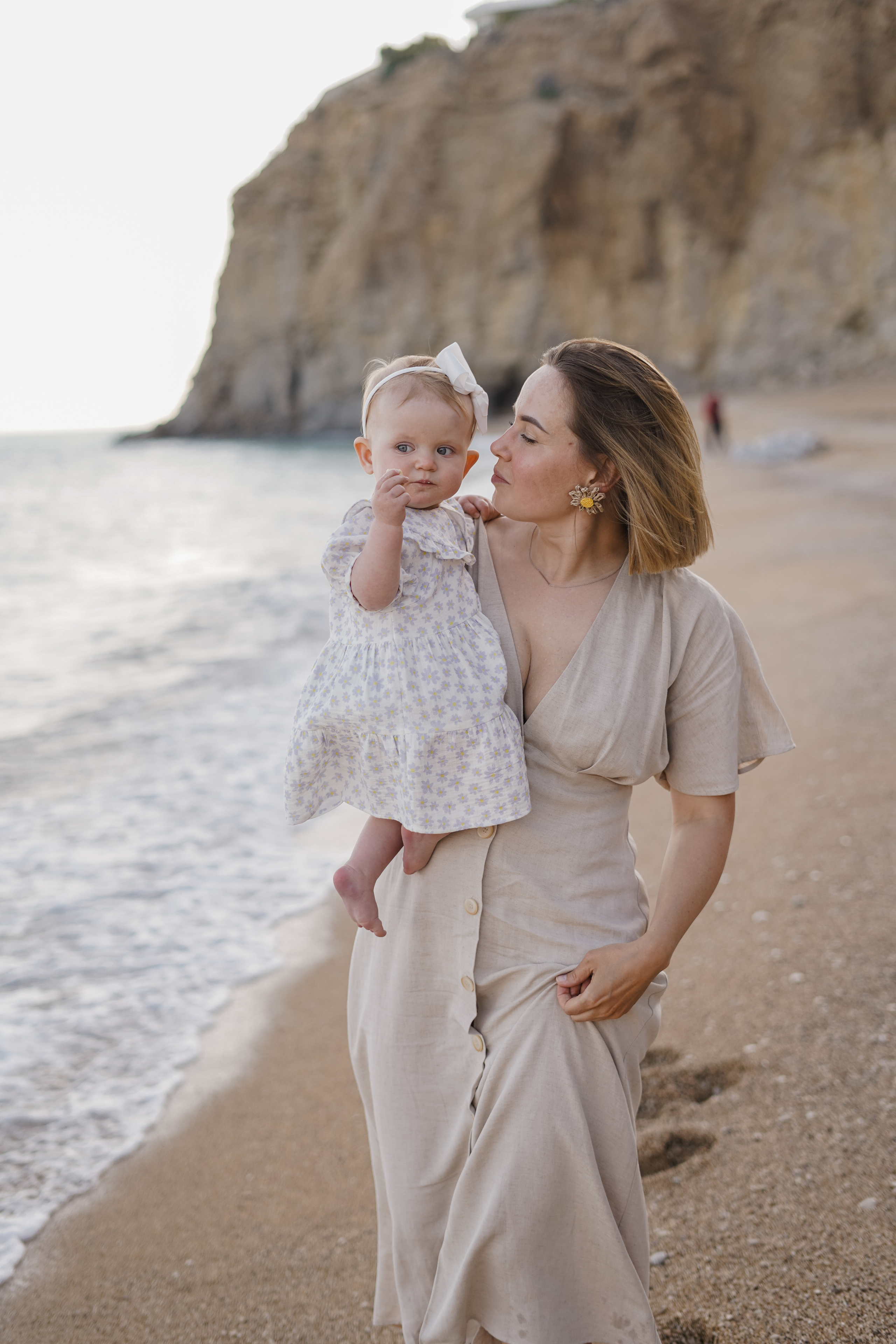 Hija y mama. Fotografo familiar, bodas, reportaje Diana Memetova Alicante, Benidorm