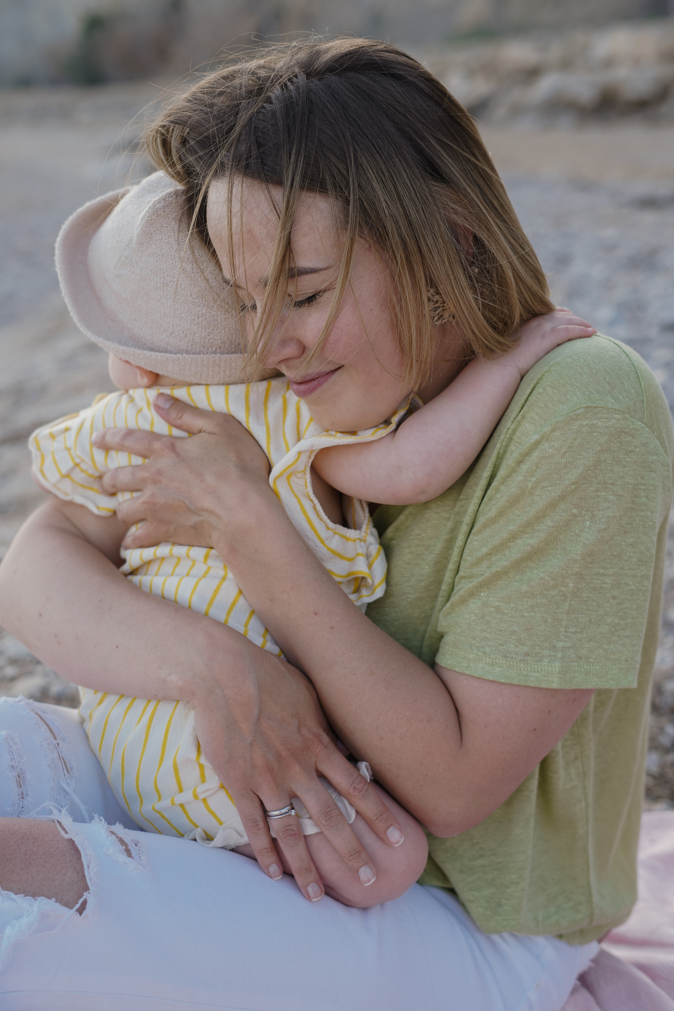 Hija y mama. Fotografo familiar, bodas, reportaje Diana Memetova Alicante, Benidorm