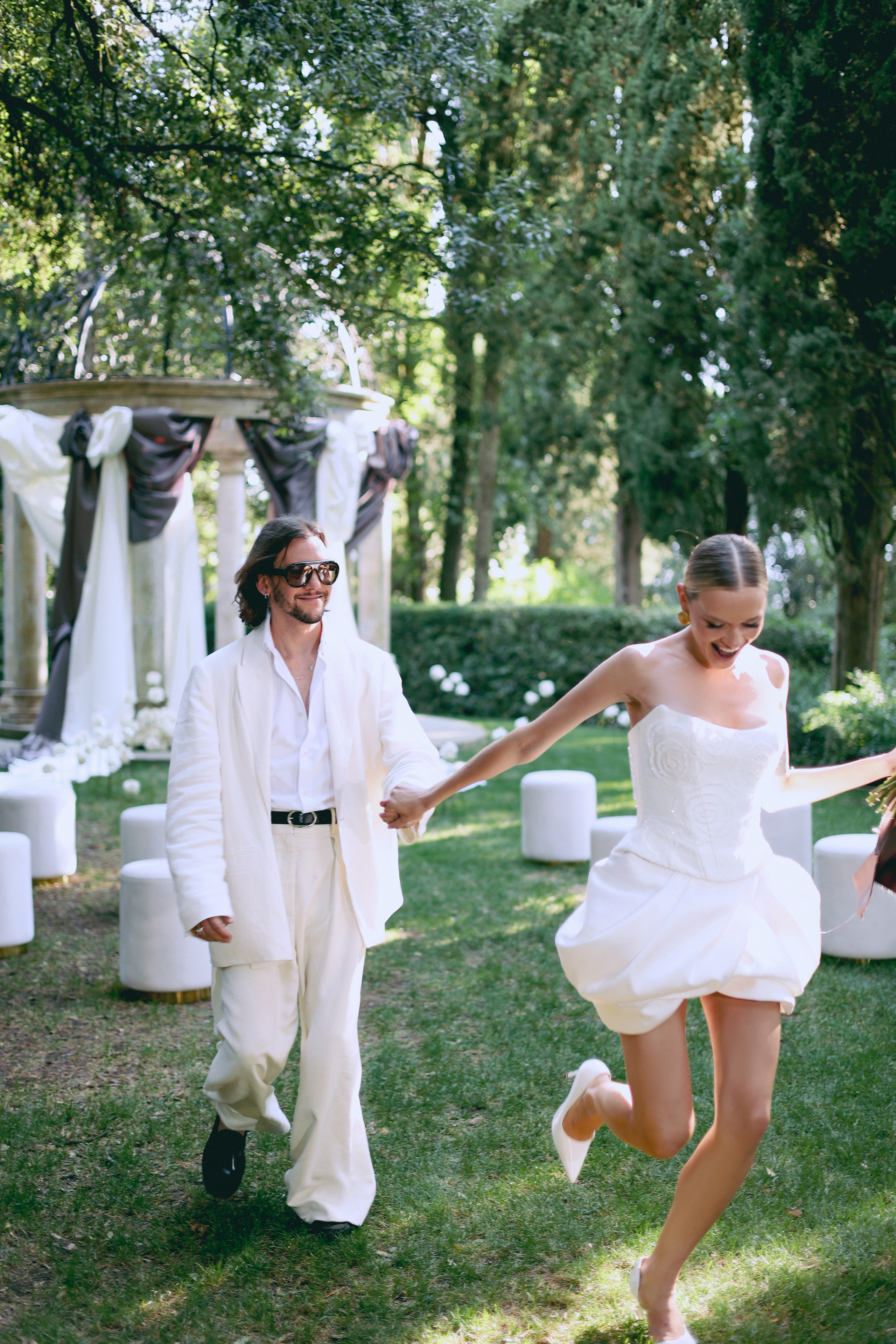 Elopement at a Tuscan villa
