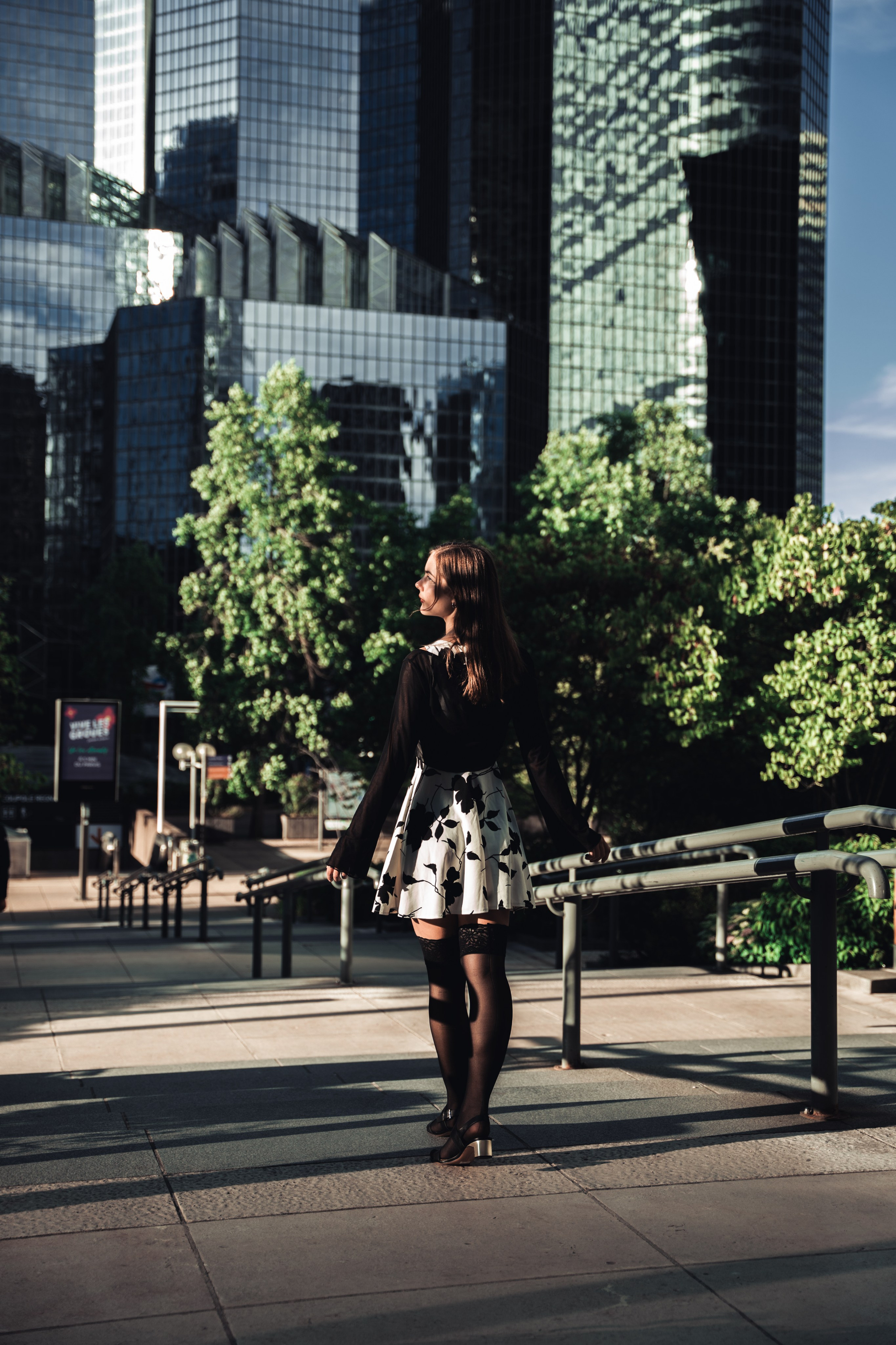 Anna. Photographe de voitures à Paris — Vitalii Motruk