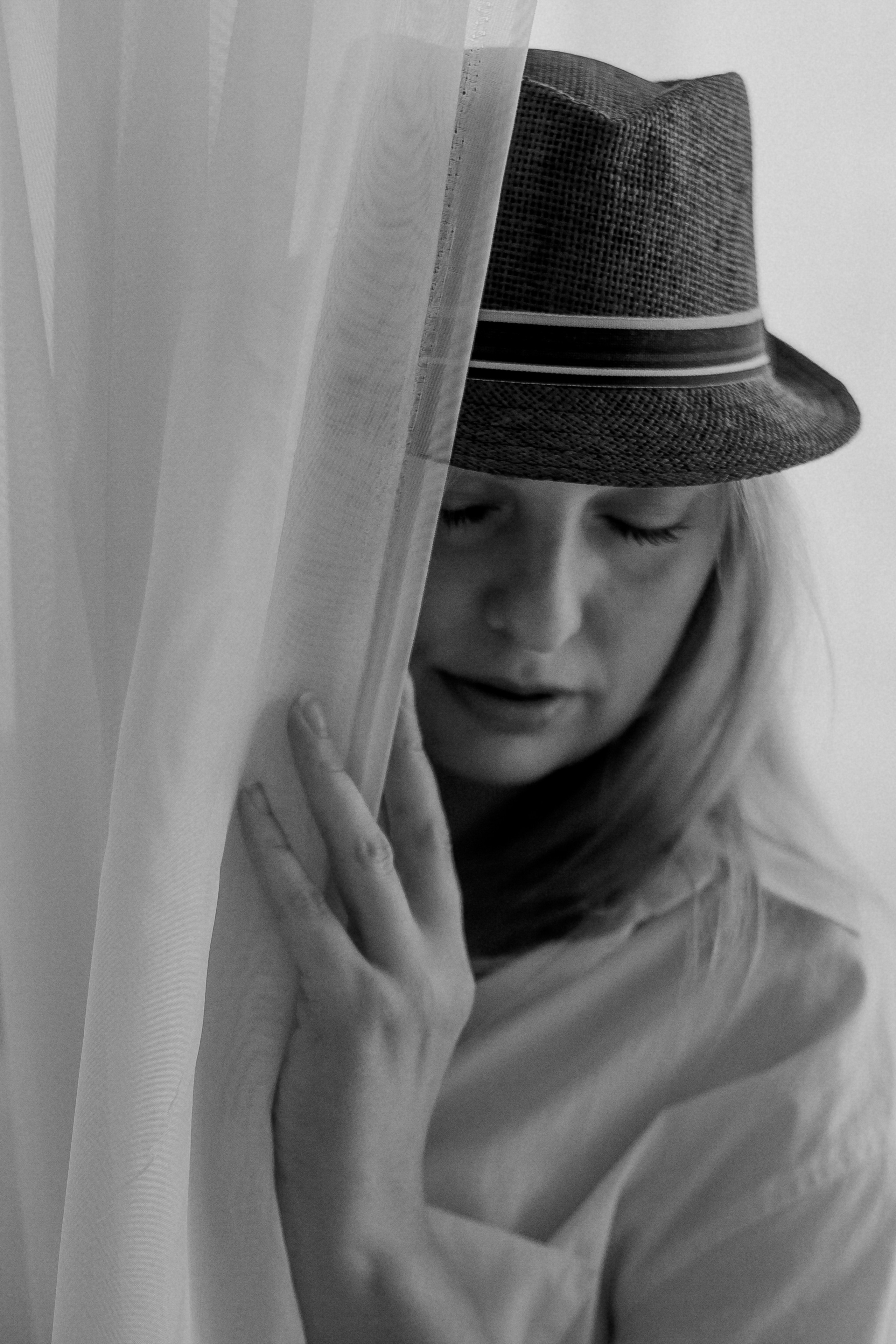 A black and white story. Iryna Zhyvora | Photographer | Stockholm