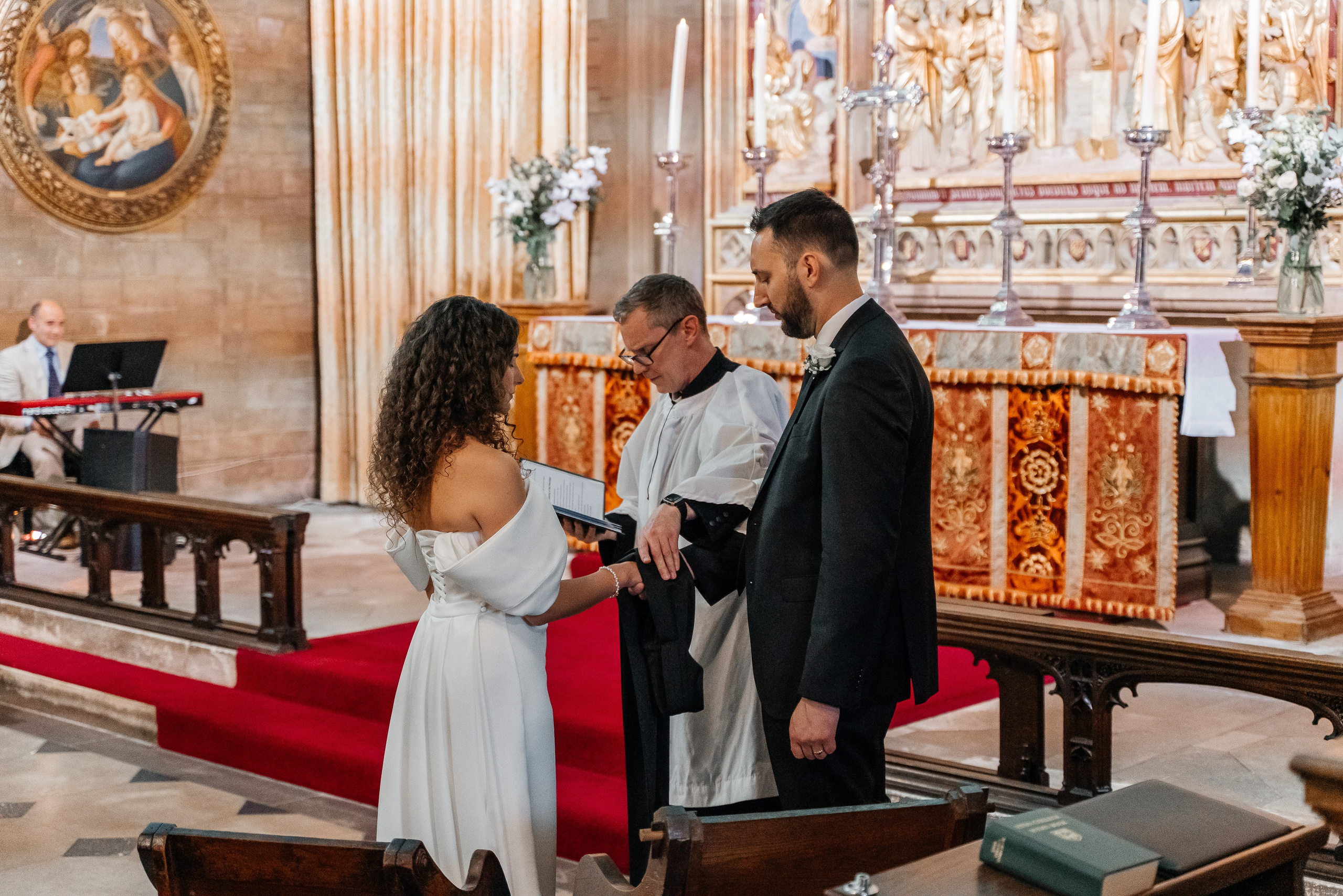 Wedding ceremony at The Lower chapel in Eton, Wedding in Eton, wedding photographer in Eton, wedding photographer in Eton
