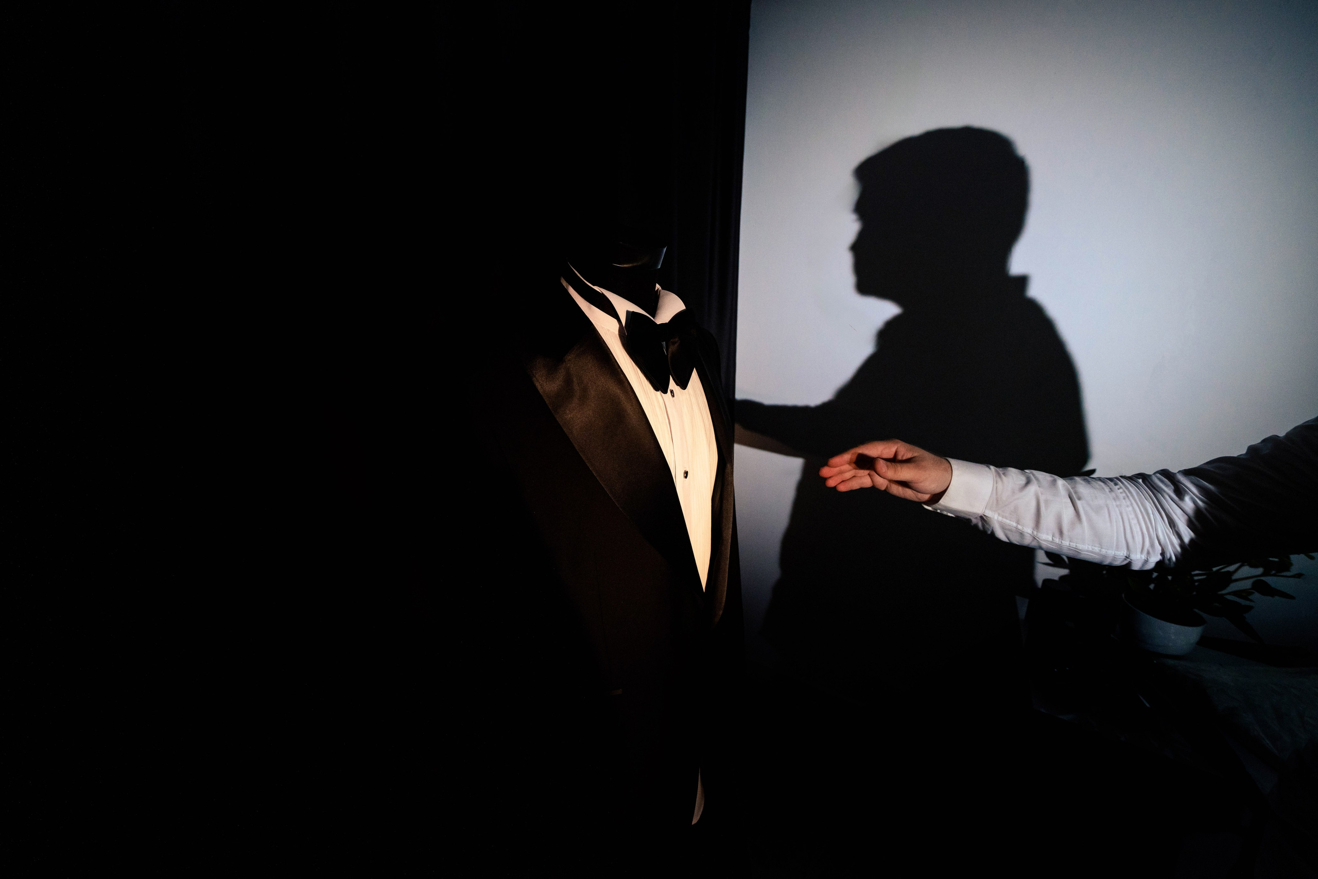 Andreea, Damian si Aris. Acasă