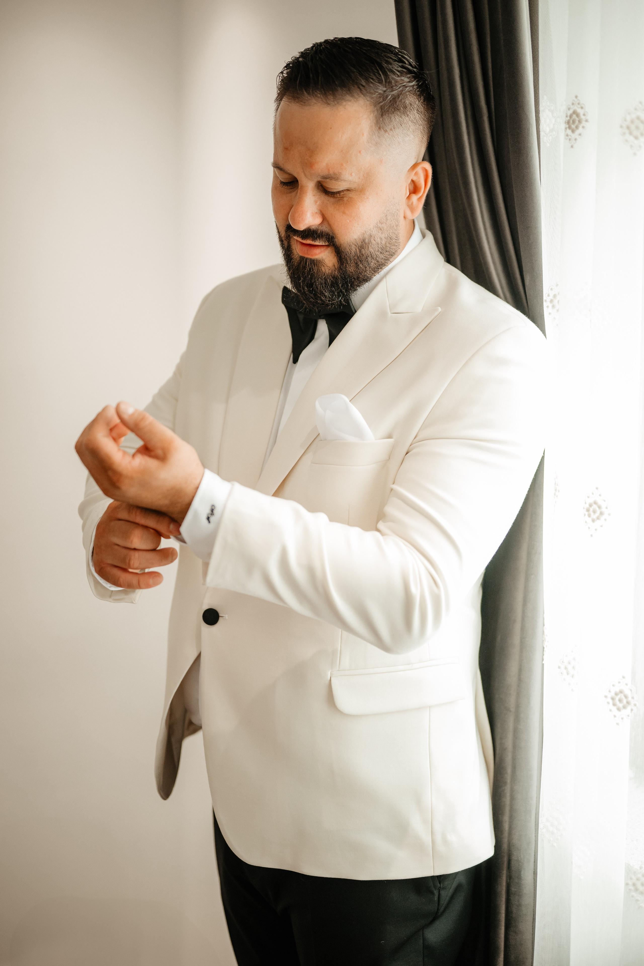 🤎 A d r i a n & A n c a — Wedding Day Preview. Wedding & Family Photographer