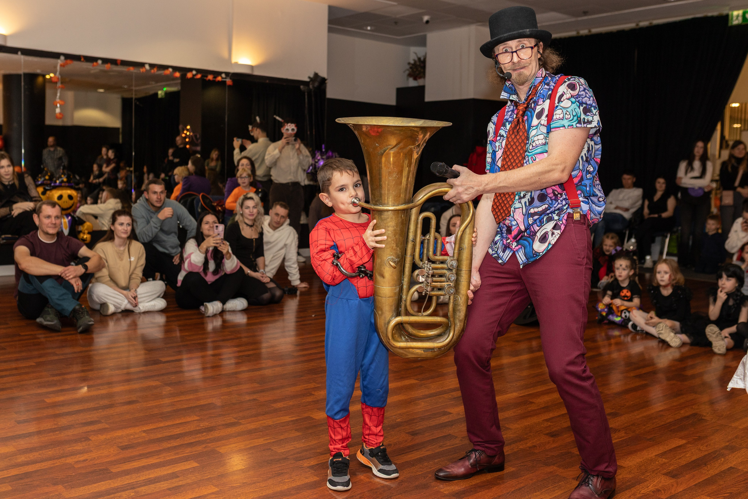 Leo dance studio Helloween 2025. Семейный и детский фотограф в Варшаве Мила Бобровская