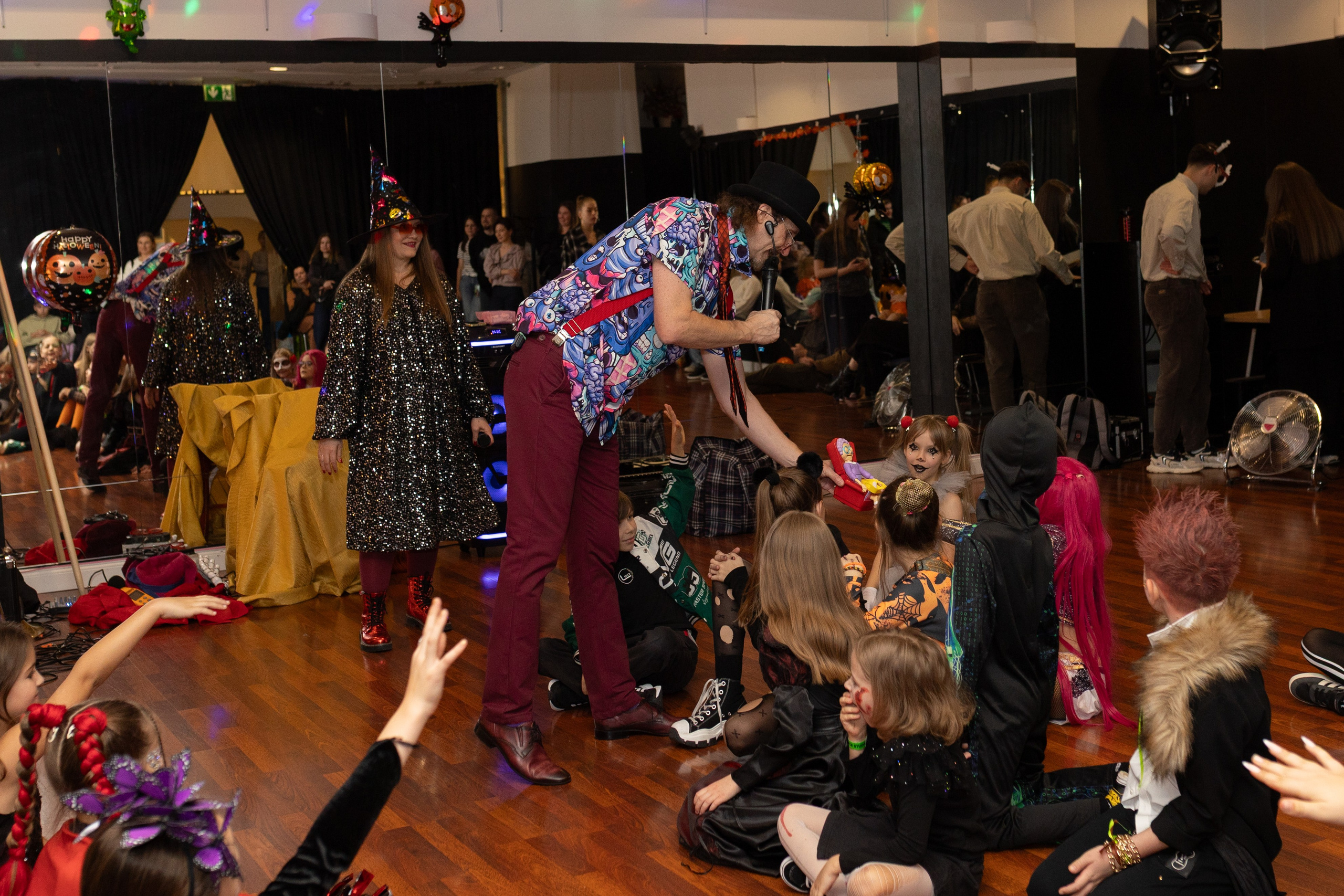 Leo dance studio Helloween 2025. Семейный и детский фотограф в Варшаве Мила Бобровская