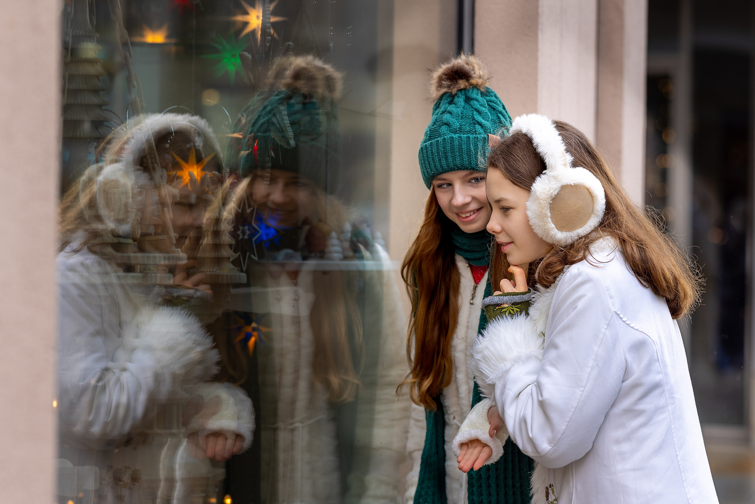 Christmas Market Photo Shoot in Dresden — Magical Outdoor & Studio Sessions. Family & Maternity Photographer in Dresden Tatiana Mudryak