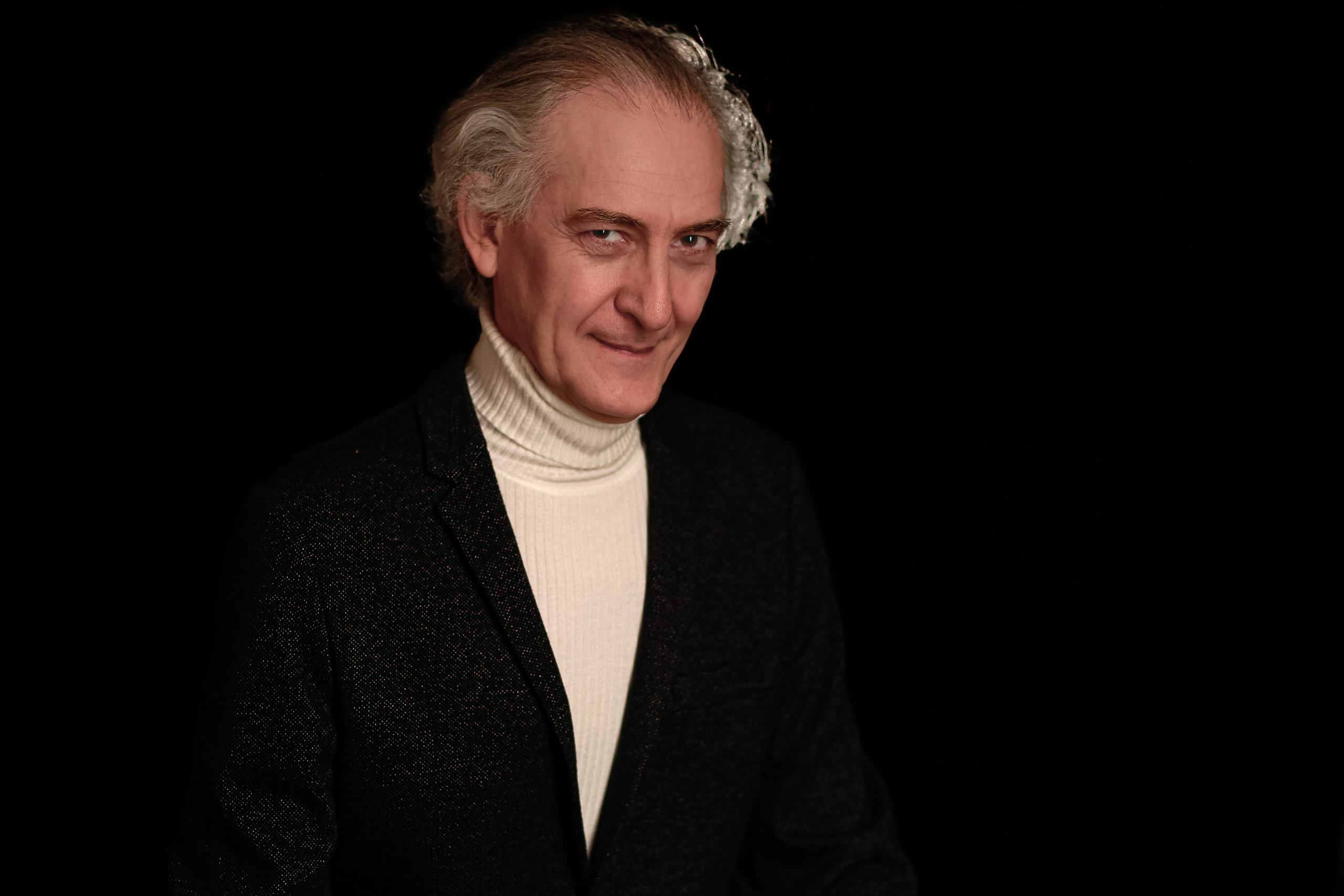 Aleksander Pustovit. Portret photographer in Switzerland Artur Magpie