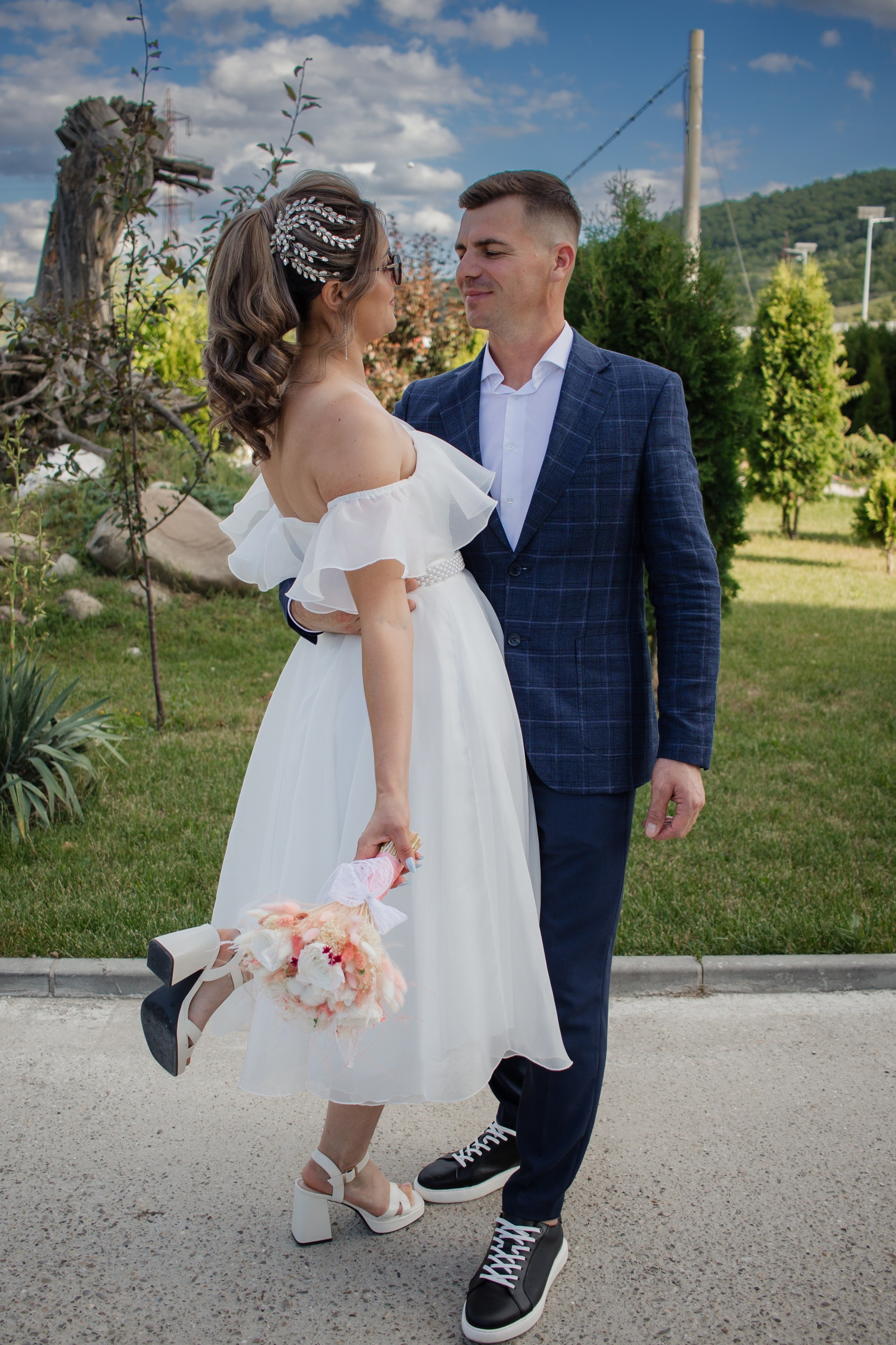 Oana & Vasile. Fotograf si videograf — evenimente si studio