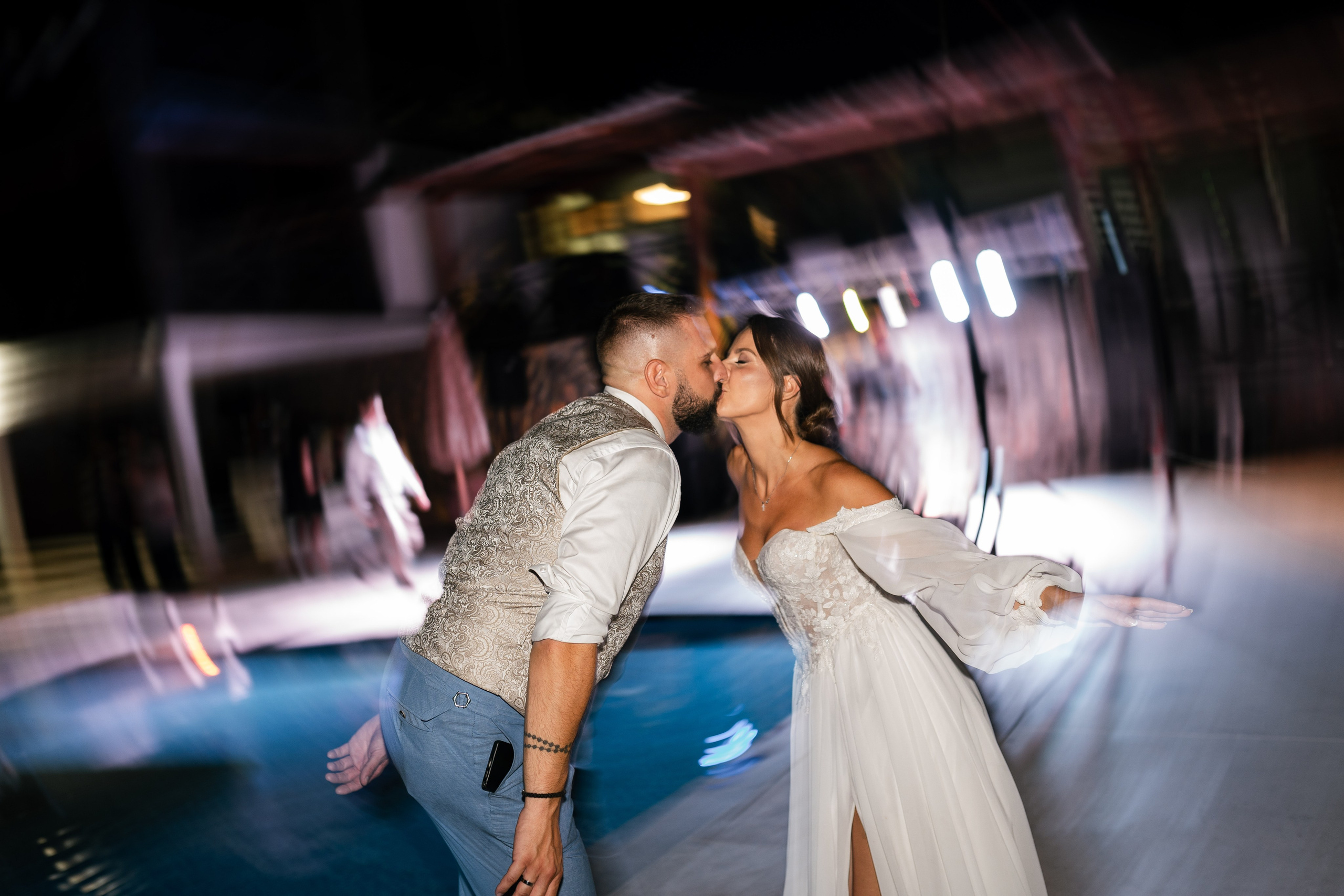 M&D|Between City Lights and Hidden Oasis. Black Sheep Produkcija| Wedding Photography and Wedding Films, based in Kragujevac, Europe / Fotograf i videograf, Kragujevac, Srbija