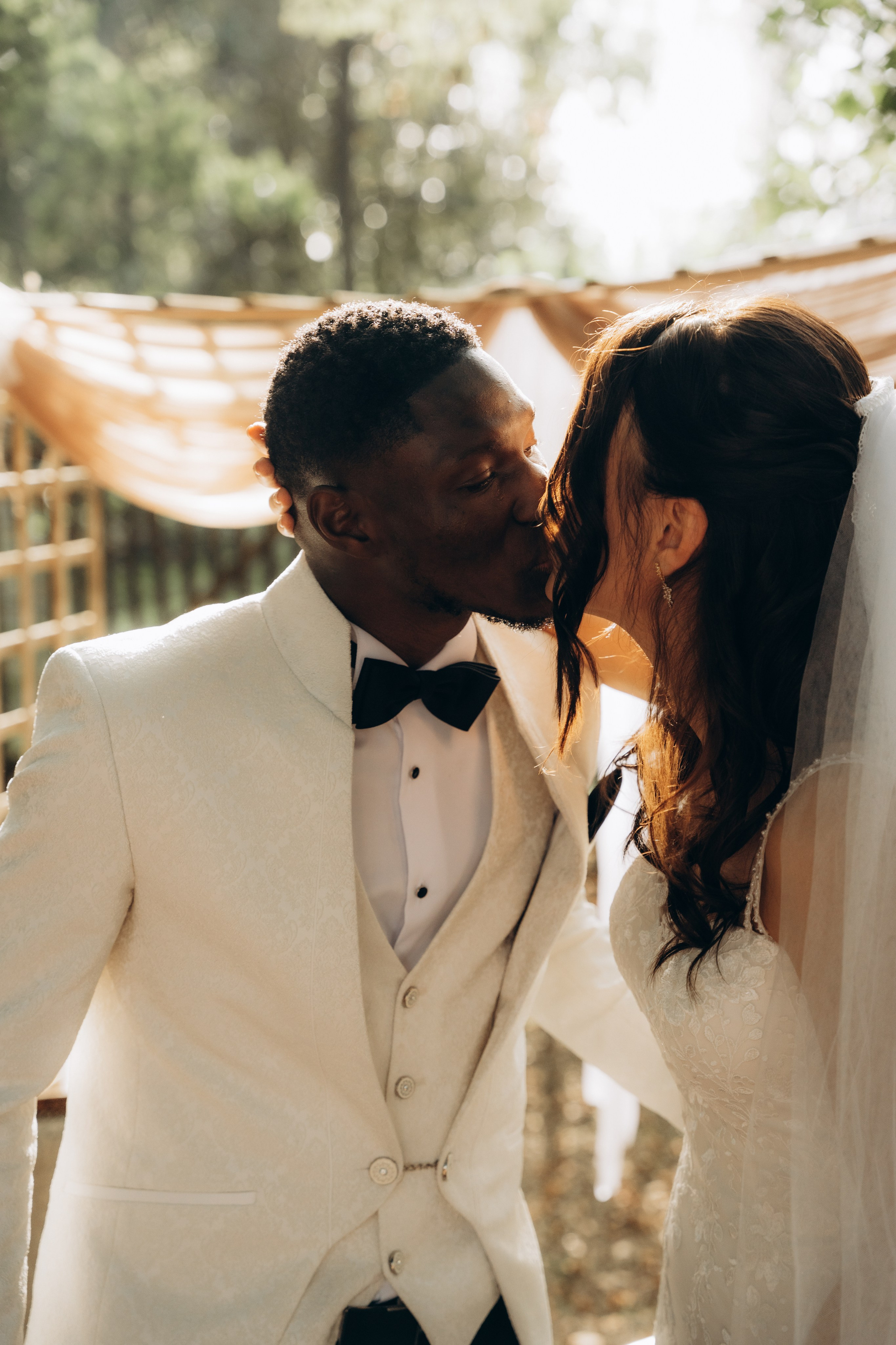Anisa & Yannick huwelijk in Gent. Little Birdie – Jouw familie- en huwelijksfotograaf in België en daarbuiten