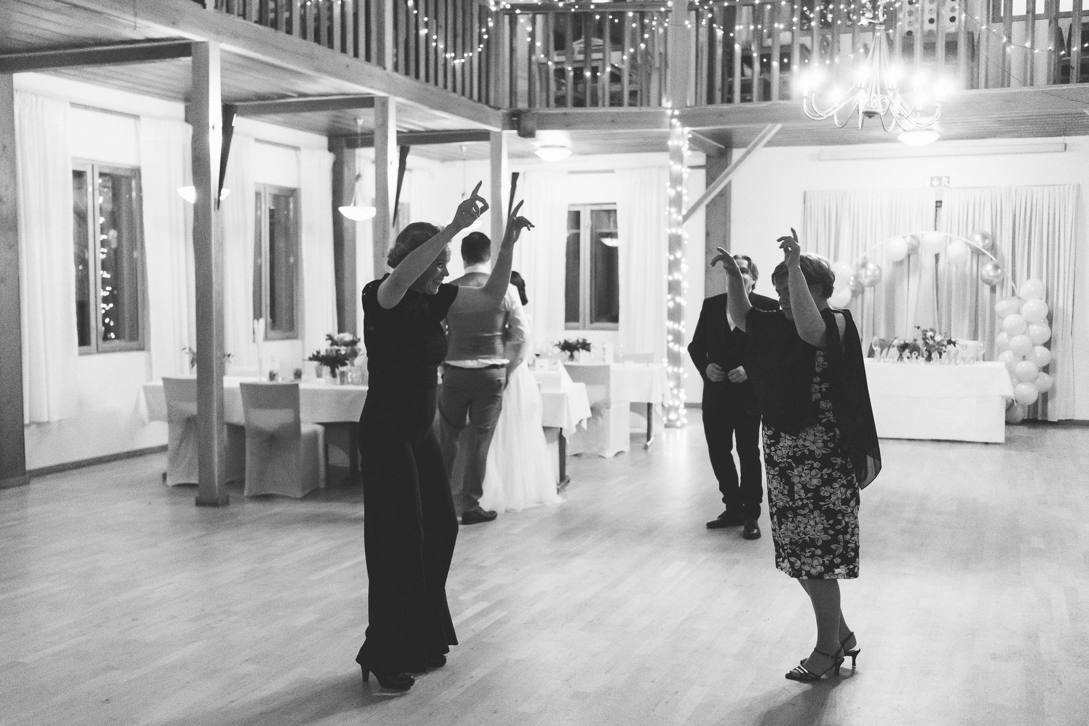 Salla&Antti, hääkuvaus Martin kirkko ja Juhlakartano Kappelinranta