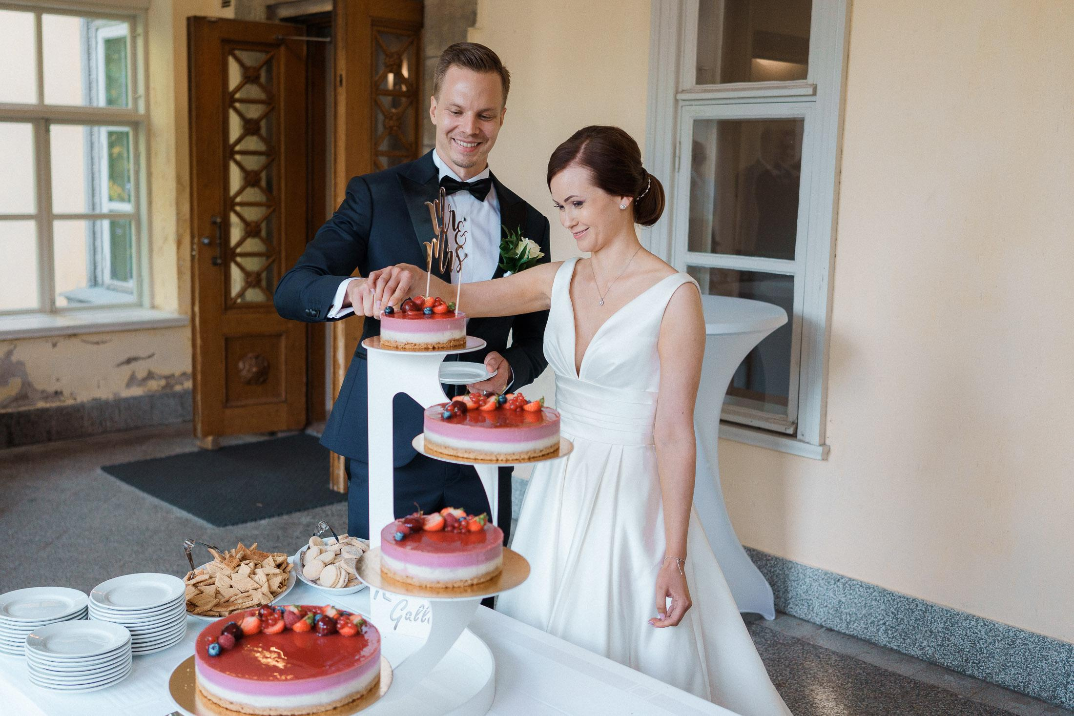 J&S, Hääkuvaaja Helsinki|kesähäät Espoon kartanossa