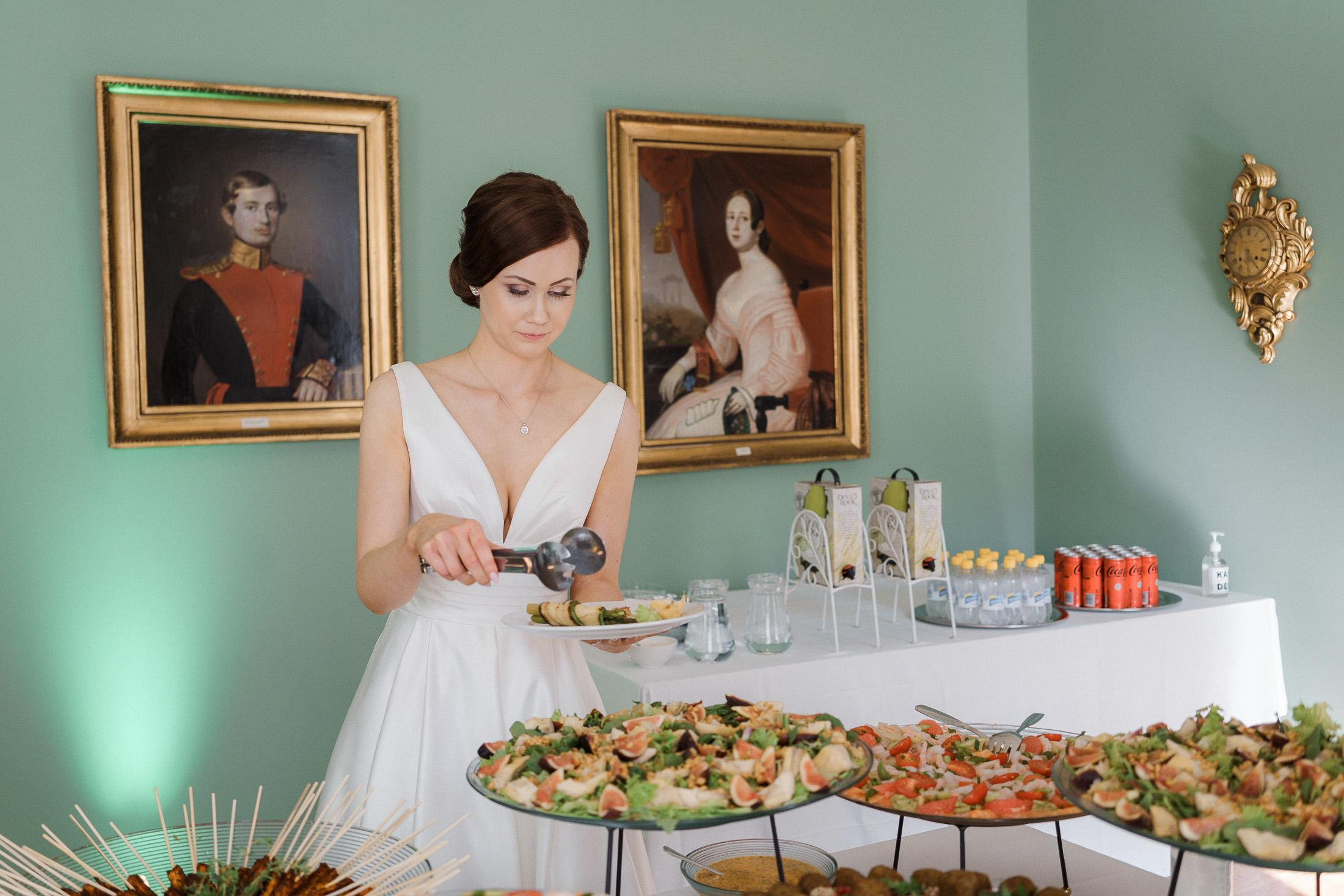 J&S, Hääkuvaaja Helsinki|kesähäät Espoon kartanossa