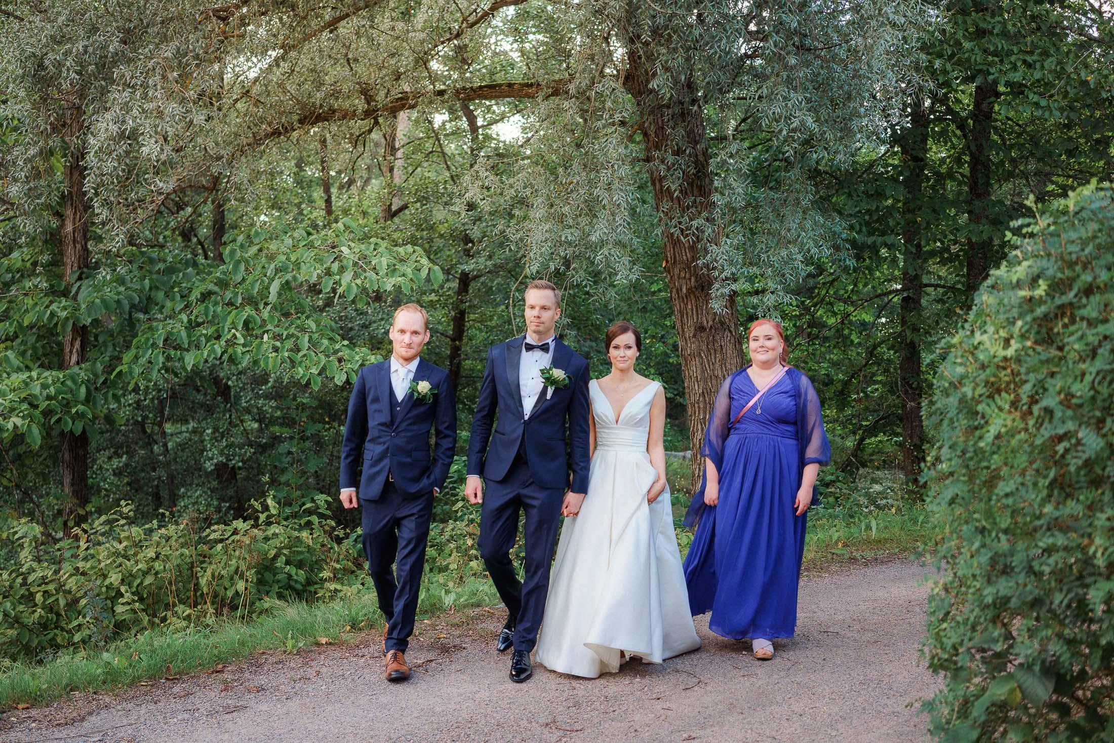 J&S, Hääkuvaaja Helsinki|kesähäät Espoon kartanossa