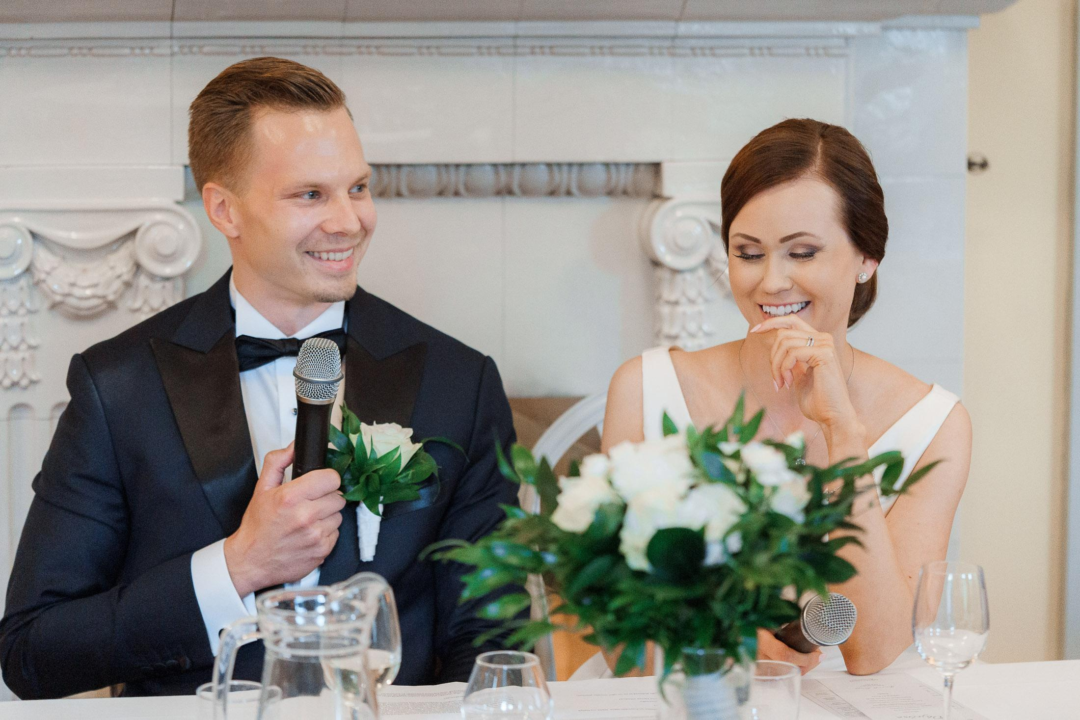 J&S, Hääkuvaaja Helsinki|kesähäät Espoon kartanossa