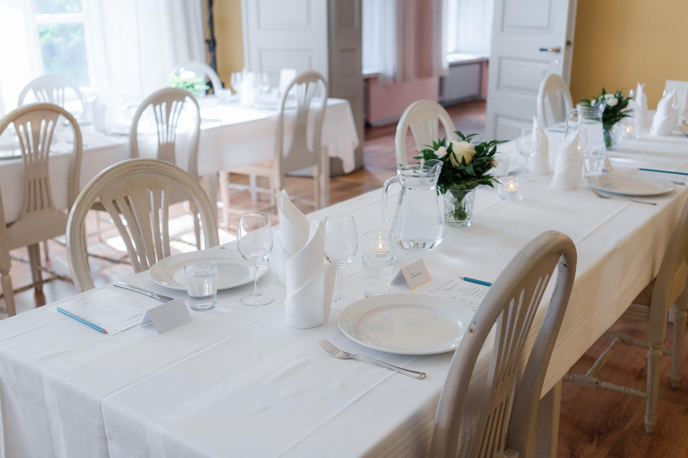 J&S, Hääkuvaaja Helsinki|kesähäät Espoon kartanossa