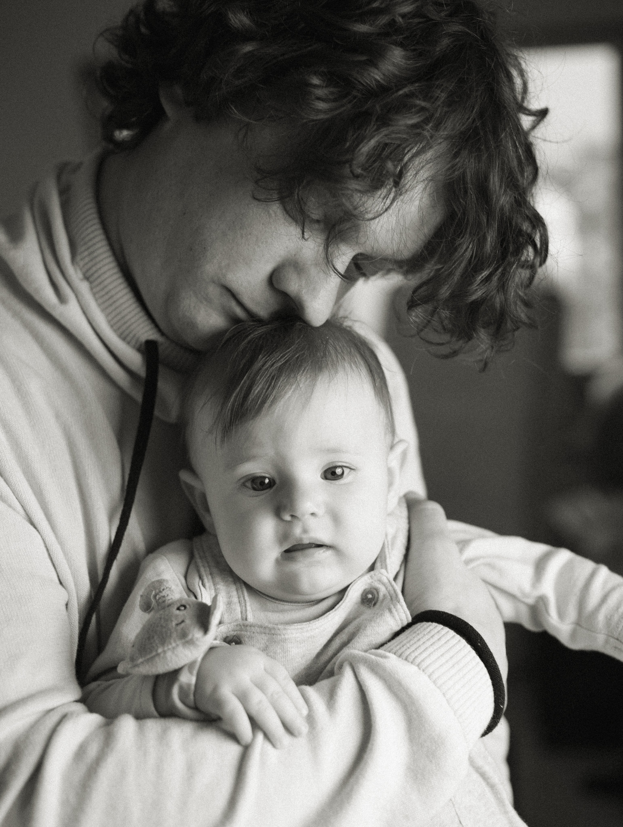 Séance photo de famille pour Noël. Histoires d’amour, séances photos de famille et de mariage en France