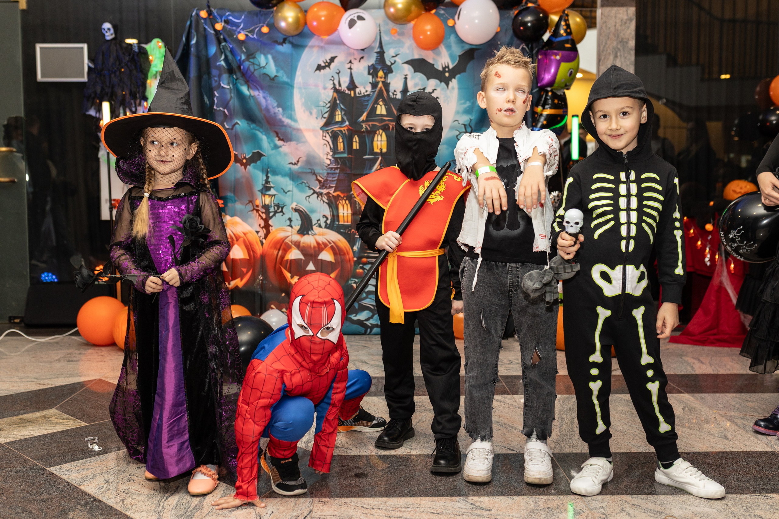 Leo dance studio Helloween 2025. Семейный и детский фотограф в Варшаве Мила Бобровская