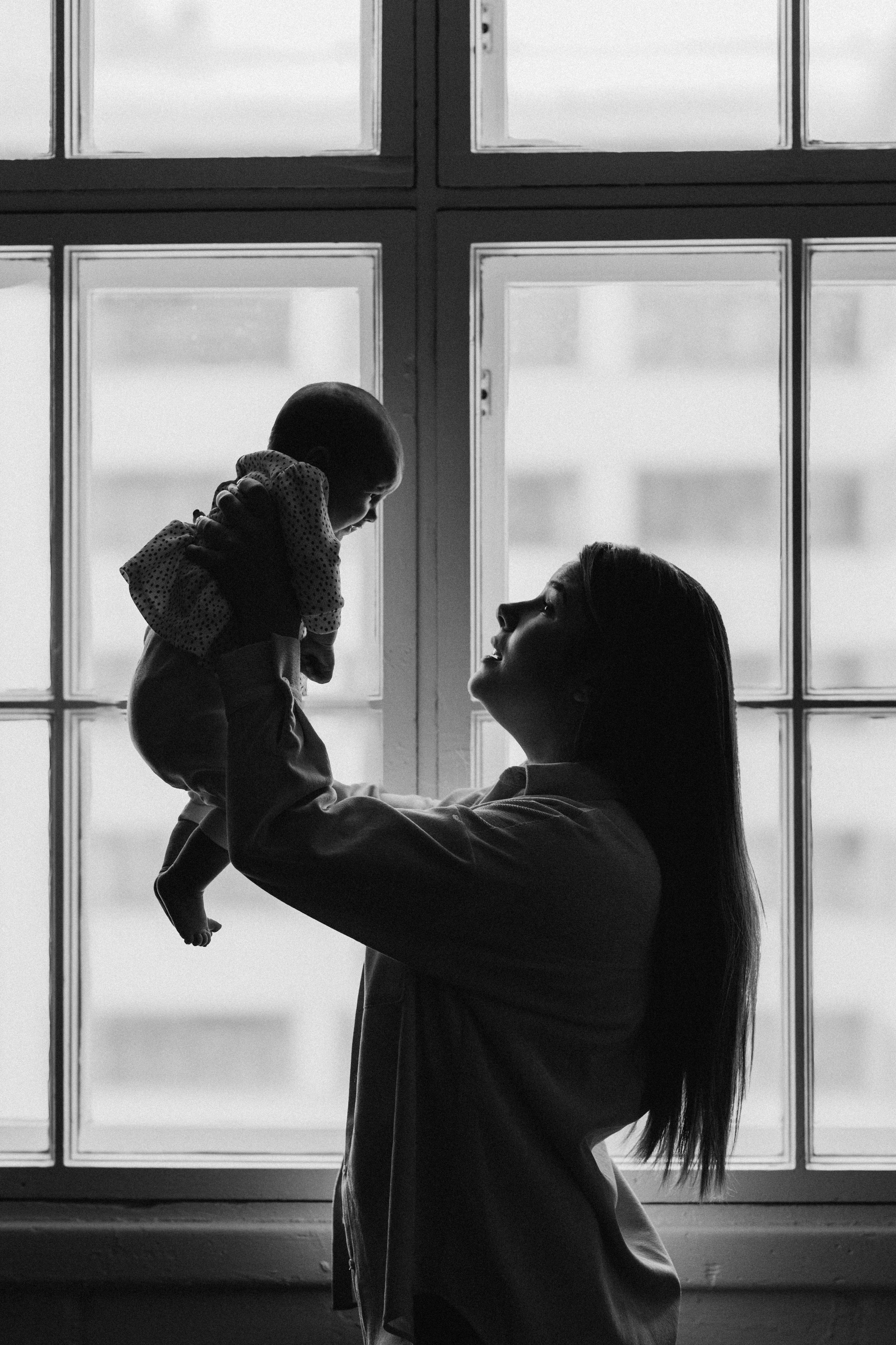 Family, bnw, photoshoot. Wedding and portrait photographer in Helsinki Vickan O