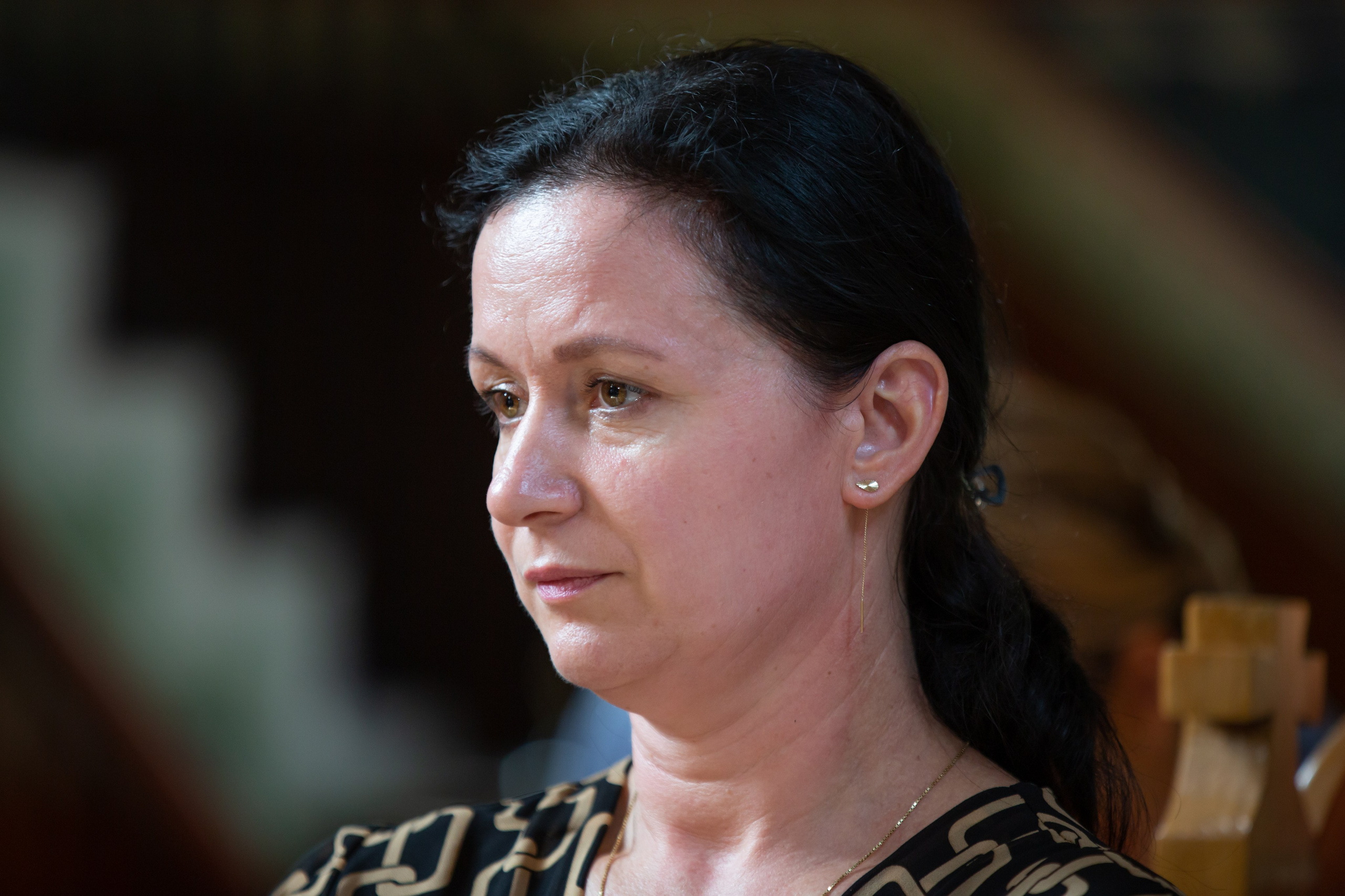 “Bebeluș botezat în biserică, ținut în brațe de nași”	•	“Detaliu cu lumânarea de botez decorată cu flori albe”	•	“Părinți emoționați alături de copilul lor la ceremonia de botez”	•	“Masa festivă de botez cu decor tematic și tort personalizat”	•	“Momentul în care preotul toarnă apă sfințită pe fruntea bebelușului”	“Bebeluș în rochie albă de botez, zâmbind în brațele mamei”	•	“Detaliu cu cruciulița de botez așezată pe o pernă de satin”	•	“Părinți și nași aprinzând lumânările în timpul ceremoniei de botez”	•	“Tort de botez decorat cu figurine tematice și numele copilului”	•	“Copil botezat dormind liniștit în pătuțul decorat festiv”	•	“Momentul în care preotul binecuvântează copilul în fața altarului”	•	“Invitați adunându-se în jurul mesei festive la petrecerea de botez”	•	“Bebeluș ținând în mână o jucărie personalizată primită la botez”	•	“Familie fericită pozând împreună după ceremonia de botez”	•	“Decor tematic cu baloane și flori la locația petrecerii de botez” fotograf Botoșani fotograf evenimente fotograf botez Alin Chirila fotograf alinofotostudio,- Preotul ținându-l pe micuțul Mathias Gabriel la botez, în biserica Înălțarea Domnului, Copălău  - Detalii de la botezul lui Mathias – lumânare, trusou și icoană  - Familia lui Mathias Gabriel alături de micuț, în ziua botezului  - Portret emoționant cu mama și bebelușul în brațe, în biserică,fotograf profesionist evenimente Botoșani, Iași, Suceava, Fălticeni, Bacău, Pașcani, Roman - AlinoFotoStudio by Alin Chirilă - servicii foto nuntă, botez, cununie, ședințe foto creative, albume personalizate, fotografii emoționante și calitative pentru cele mai importante momente din viață,fotograf nuntă Botoșani Alin Chirilă,  ședință foto botez Iași - AlinoFotoStudio,  servicii fotograf profesionist evenimente Suceava,  fotograf cununie civilă Fălticeni - Alin Chirilă,  album foto nuntă personalizat Bacău.“Bebeluș botezat în biserică, ținut în brațe de nași”	•	“Detaliu cu lumânarea de botez decorată cu flori albe”	•	“Părinți emoționați alături de copilul lor la ceremonia de botez”	•	“Masa festivă de botez cu decor tematic și tort personalizat”	•	“Momentul în care preotul toarnă apă sfințită pe fruntea bebelușului”	“Bebeluș în rochie albă de botez, zâmbind în brațele mamei”	•	“Detaliu cu cruciulița de botez așezată pe o pernă de satin”	•	“Părinți și nași aprinzând lumânările în timpul ceremoniei de botez”	•	“Tort de botez decorat cu figurine tematice și numele copilului”	•	“Copil botezat dormind liniștit în pătuțul decorat festiv”	•	“Momentul în care preotul binecuvântează copilul în fața altarului”	•	“Invitați adunându-se în jurul mesei festive la petrecerea de botez”	•	“Bebeluș ținând în mână o jucărie personalizată primită la botez”	•	“Familie fericită pozând împreună după ceremonia de botez”	•	“Decor tematic cu baloane și flori la locația petrecerii de botez” fotograf Botoșani fotograf evenimente fotograf botez Alin Chirila fotograf alinofotostudio.fotograf botez Amelis Maria, fotografie botez Botoșani, fotograf Alin Chirilă, amintiri botez, fotografii botez, botez Amelis Maria, fotograf copii, fotografie botez în Botoșani,