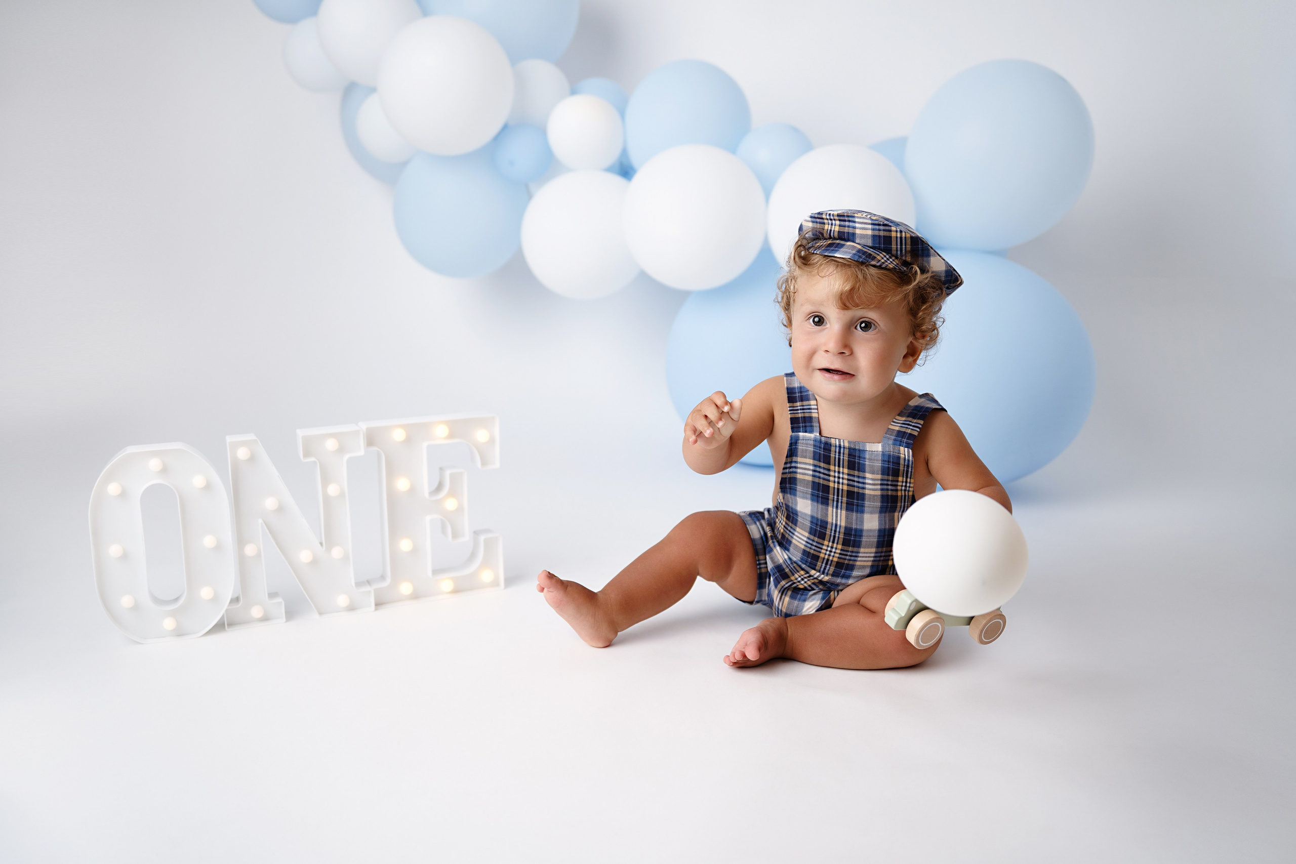 Smash the cake. Fotograf maternitate, nou-născuți și familie în Cluj-Napoca | Roxana Rusu