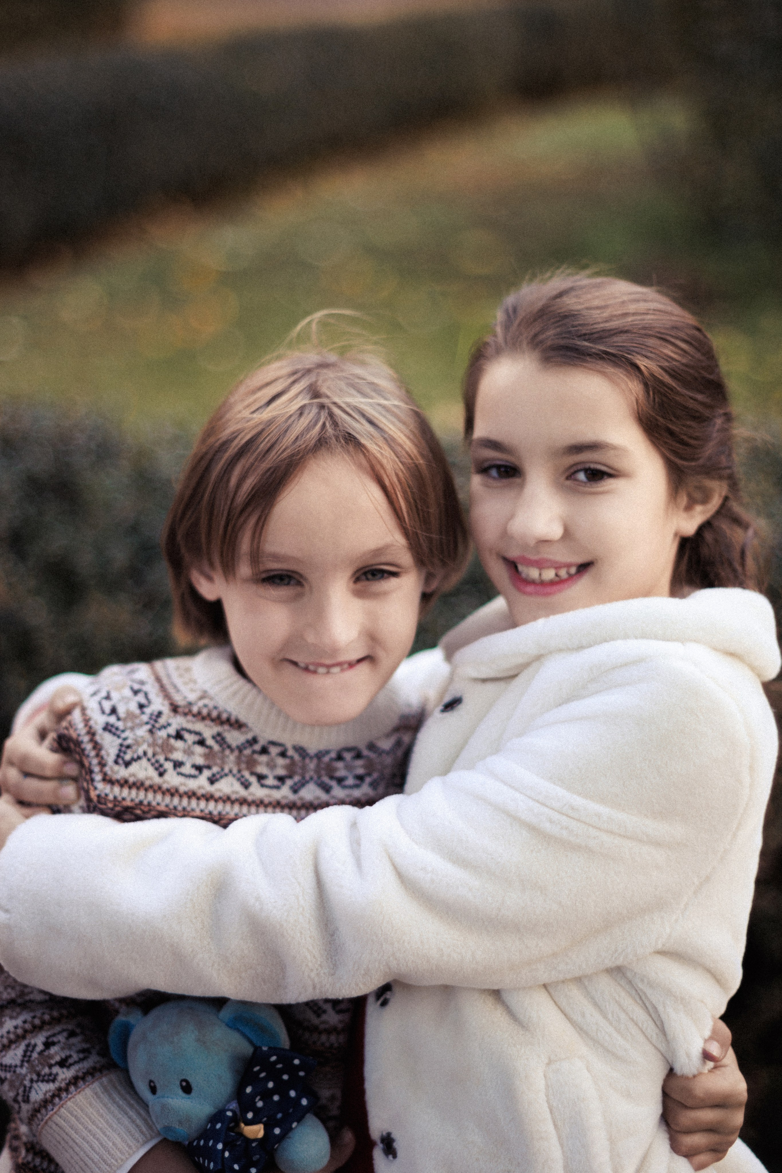 Autumn Family Photoshoot in park of Athens. Photographer in Greece Kristina