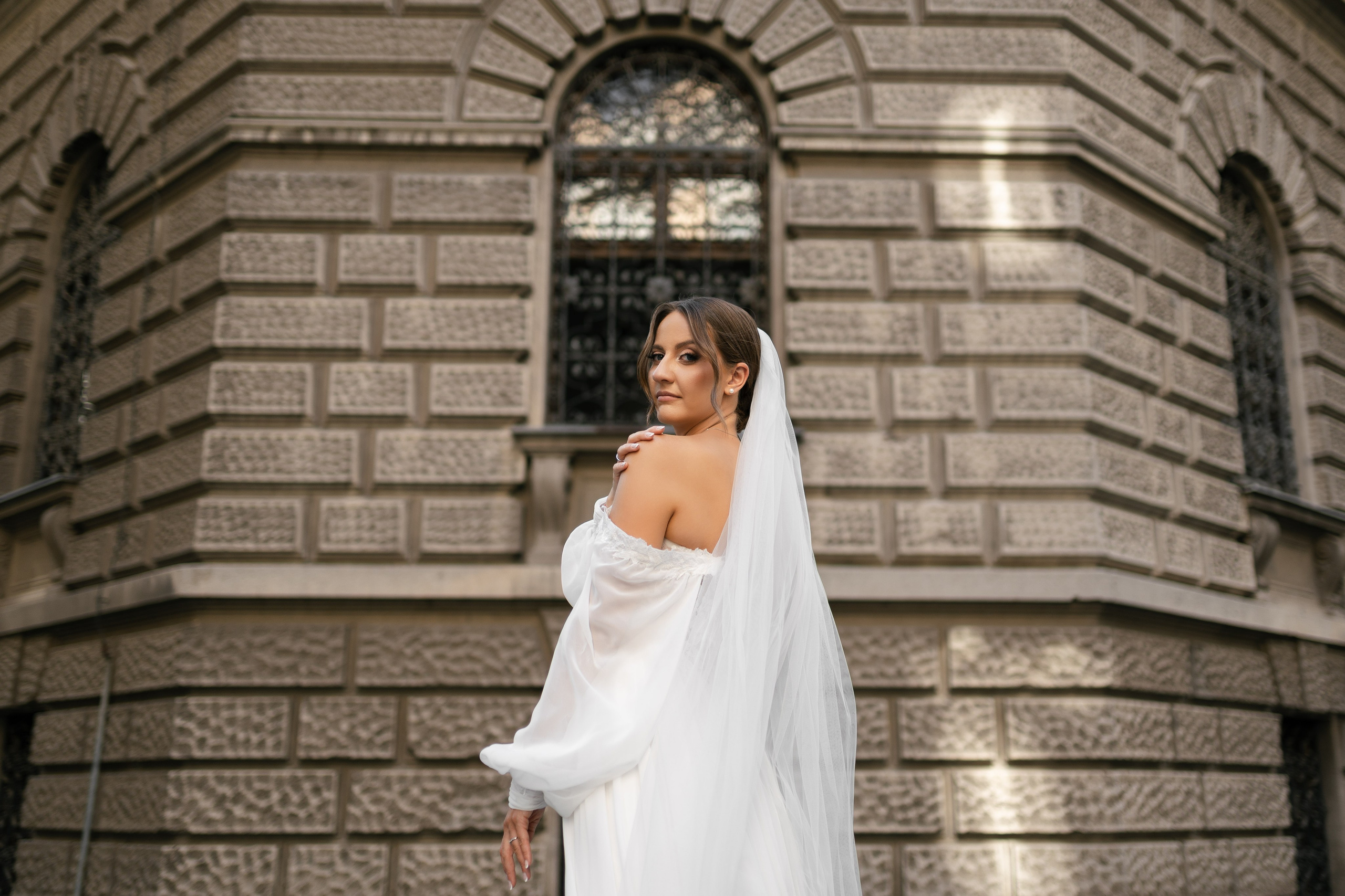 M&D|Between City Lights and Hidden Oasis. Black Sheep Produkcija| Wedding Photography and Wedding Films, based in Kragujevac, Europe / Fotograf i videograf, Kragujevac, Srbija