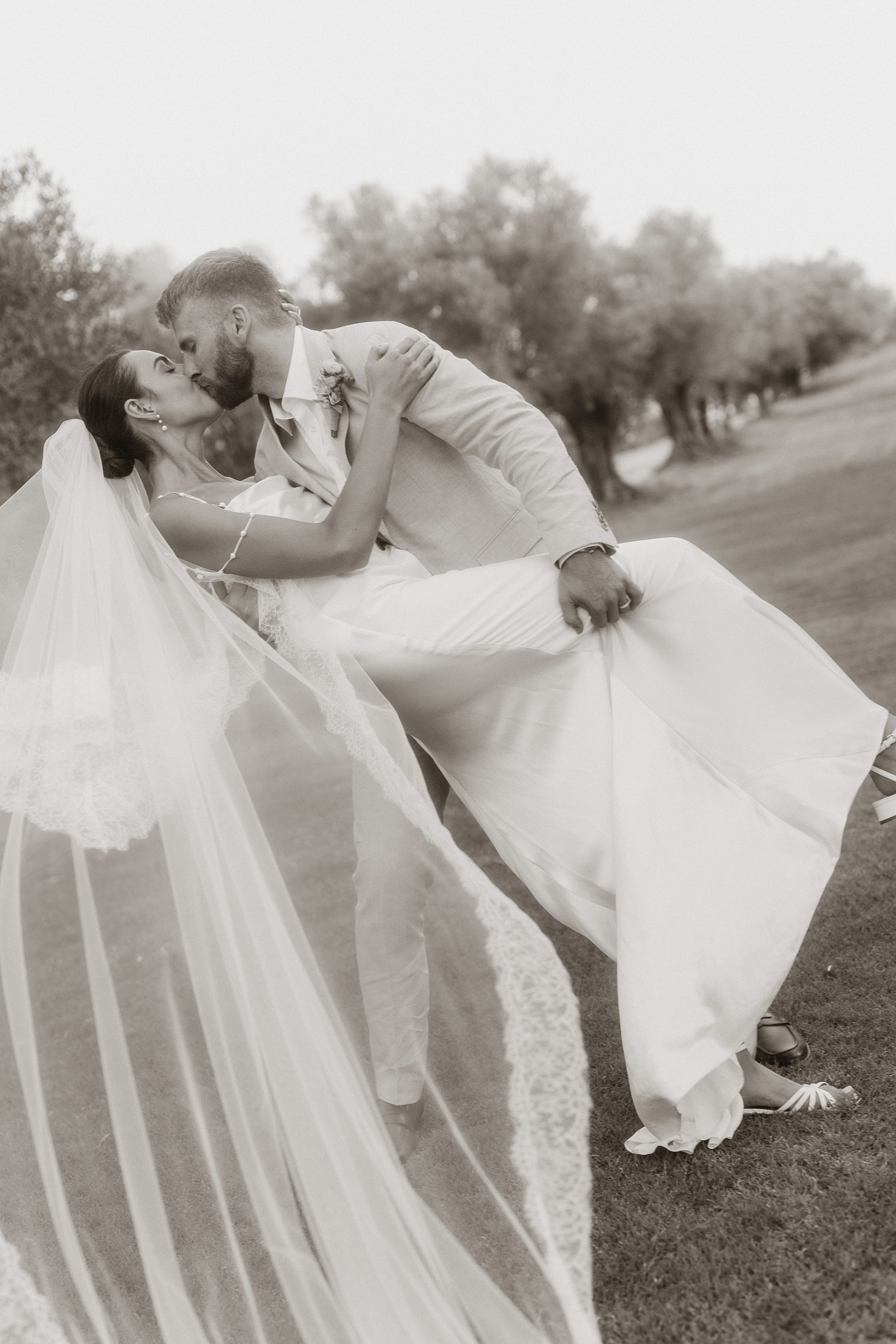 Lauren & Jamie. Hotel Castell d’Emporda. Paola wedding photographer / videographer in Barcelona