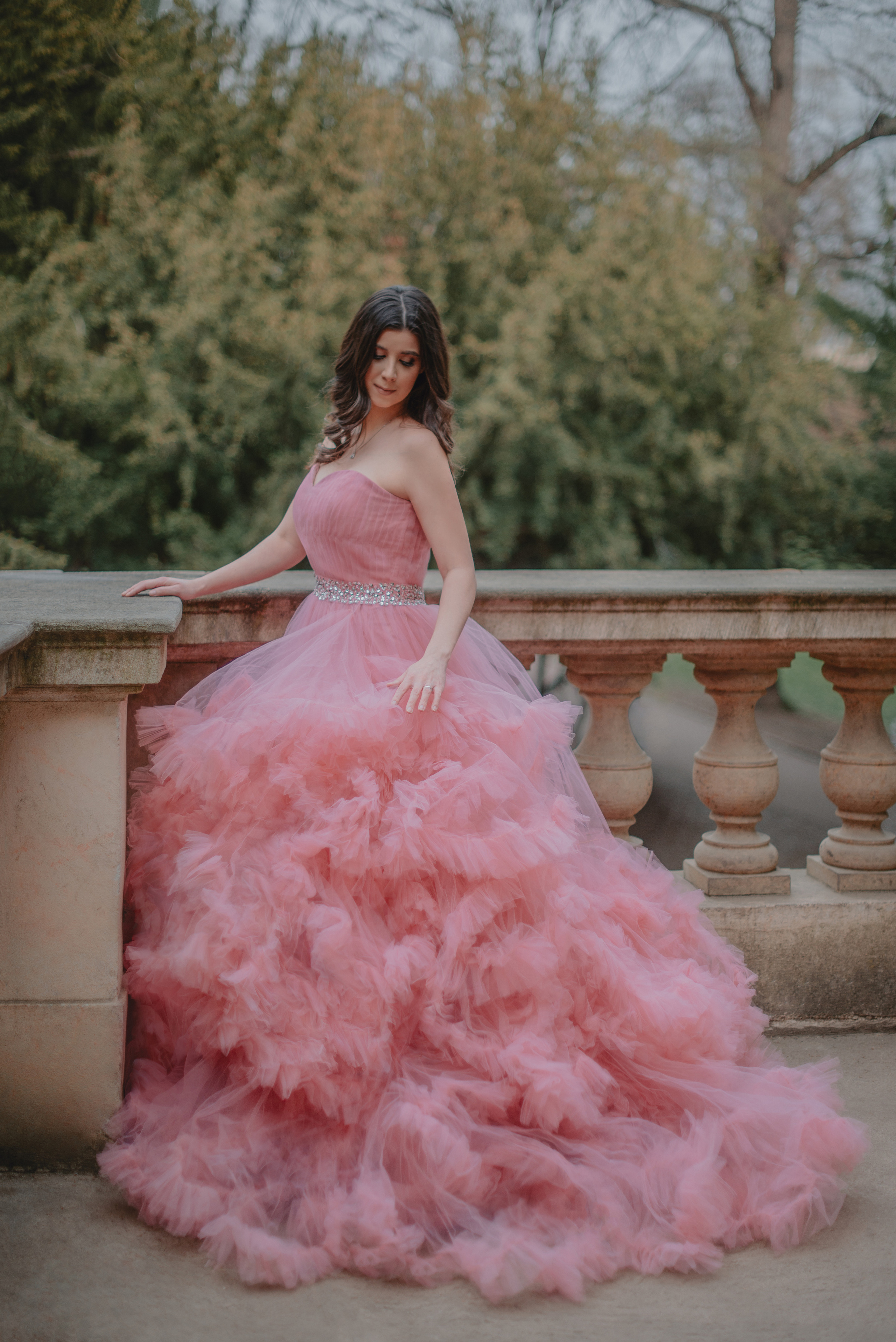 Outdoor portrait photography in Havlíček Gardens in Prague. Professional photographer in Prague Anastasia Haritonova