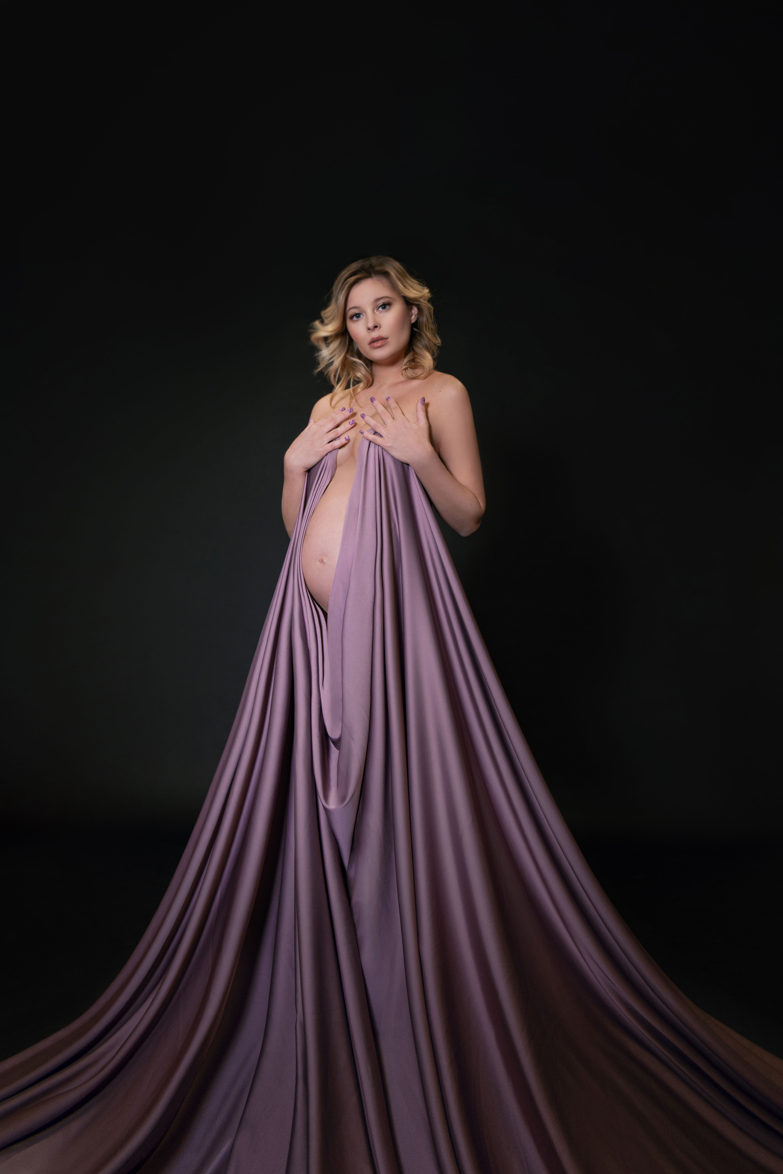 Těhotenské focení. Profesionální fotografka v Praze Anastasia Haritonova