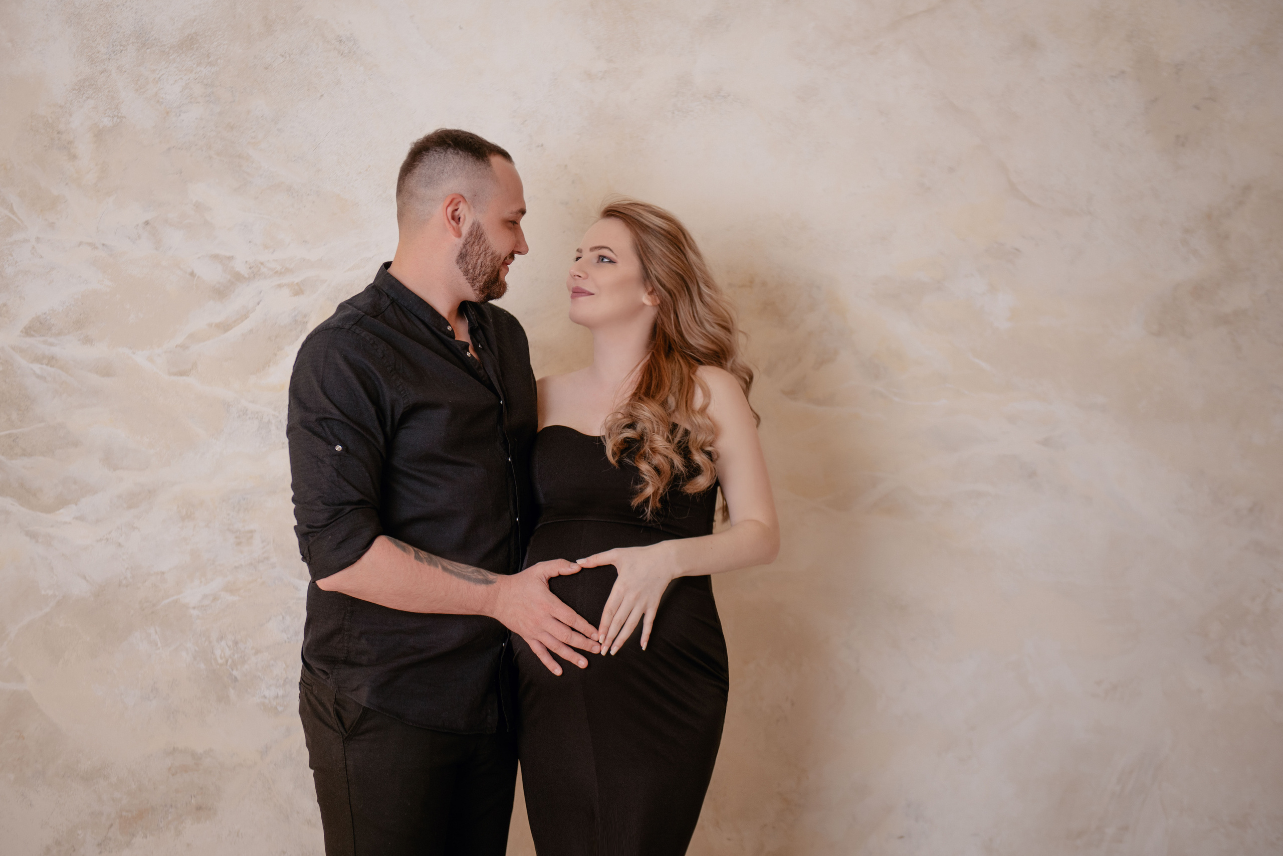 Těhotenské focení. Profesionální fotografka v Praze Anastasia Haritonova