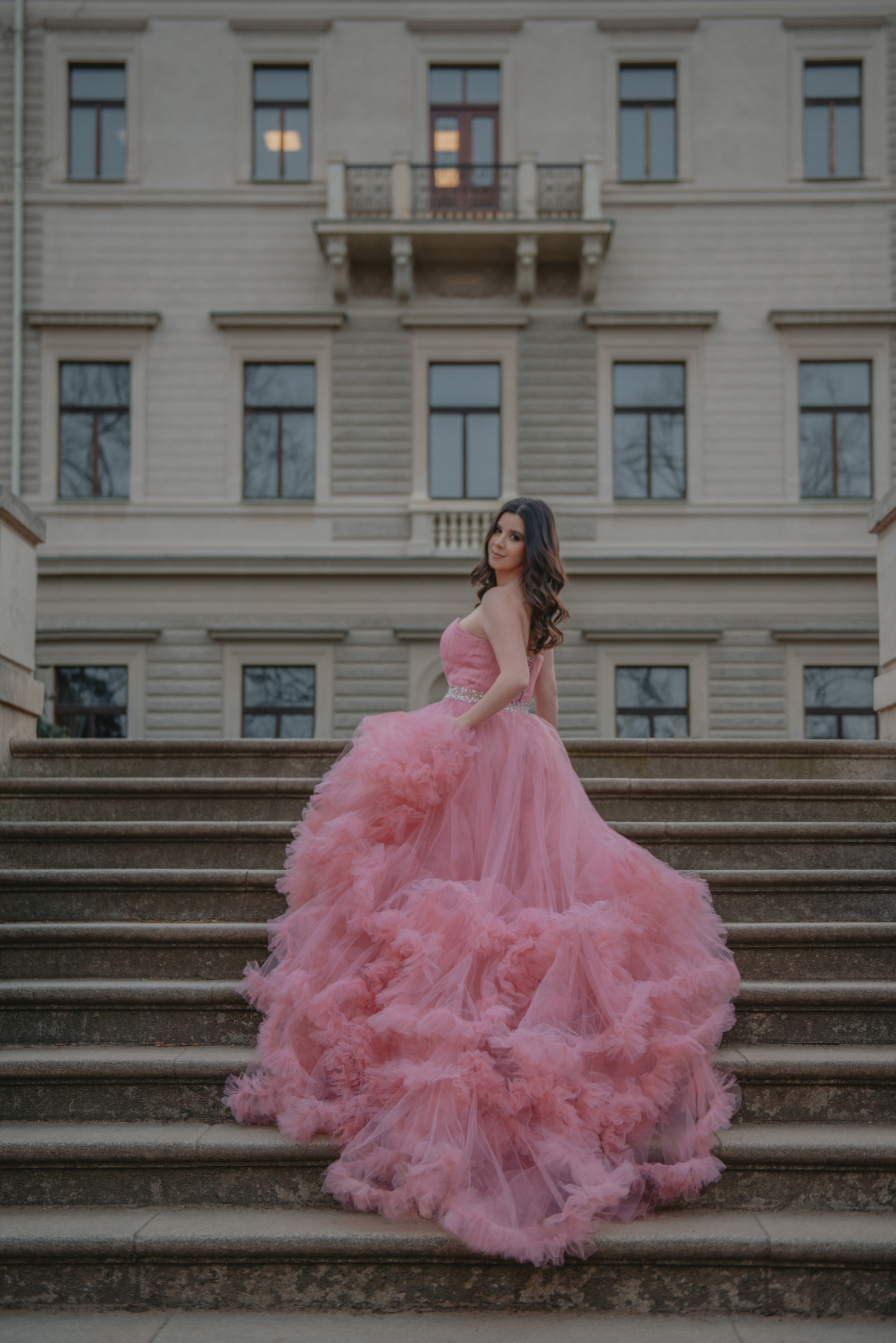 Outdoor portrait photography in Havlíček Gardens in Prague. Professional photographer in Prague Anastasia Haritonova
