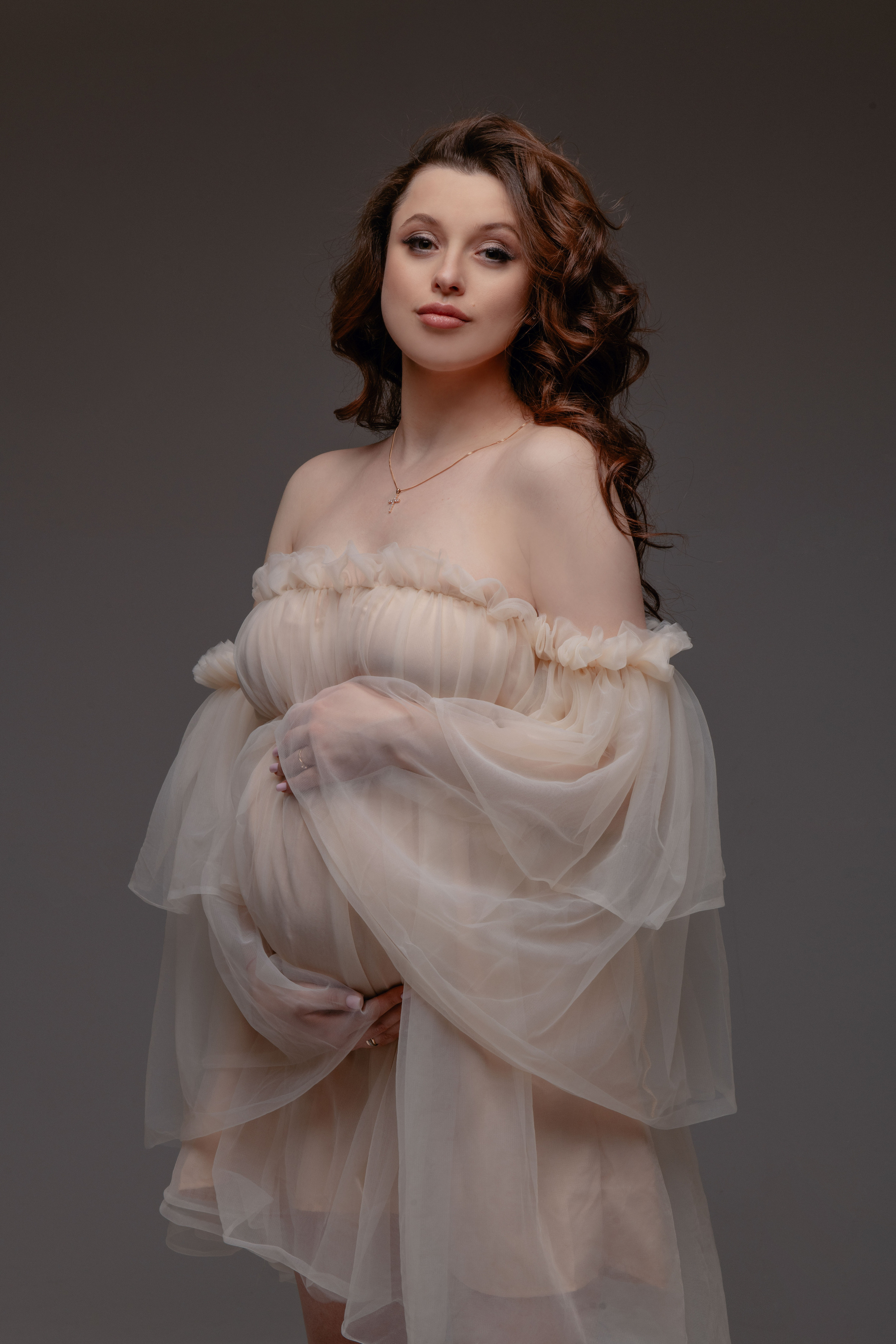 Těhotenské focení. Profesionální fotografka v Praze Anastasia Haritonova