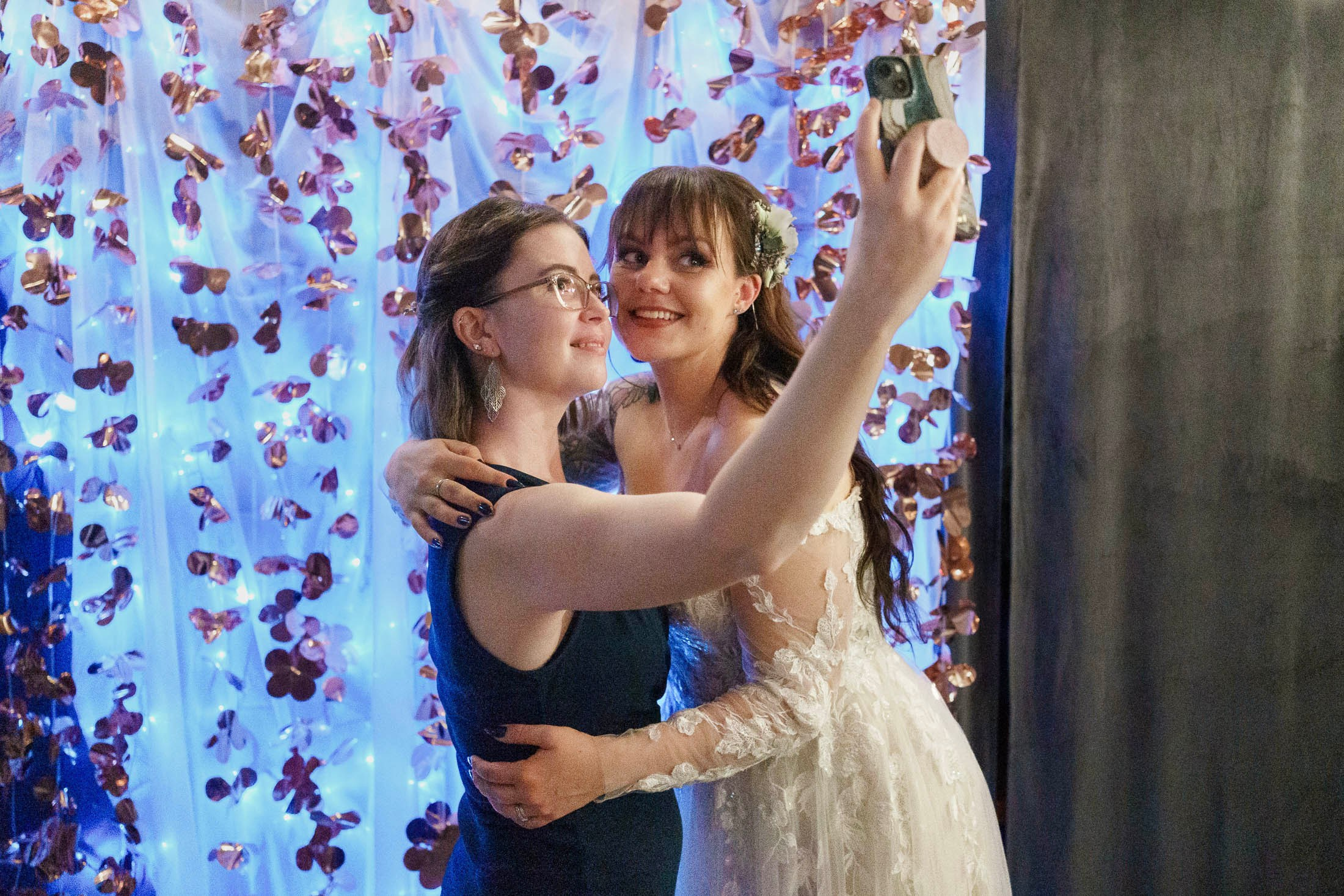 S&J, hääkuvaus Porvoon Tuomiokirkko ja Levinin kellari