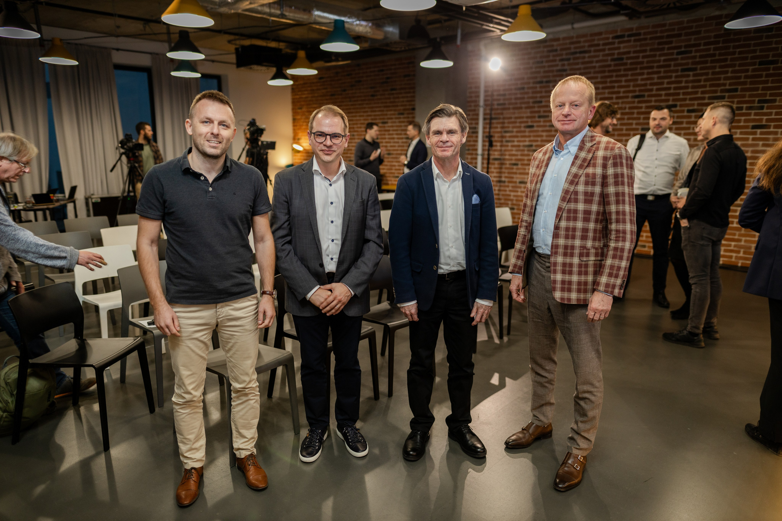 Firemní fotograf Praha. Dana Lišková — Empatická fotografka | Introspektivní umělkyně | Neurodivergentní koučka| Zakladatelka Artepy.cz