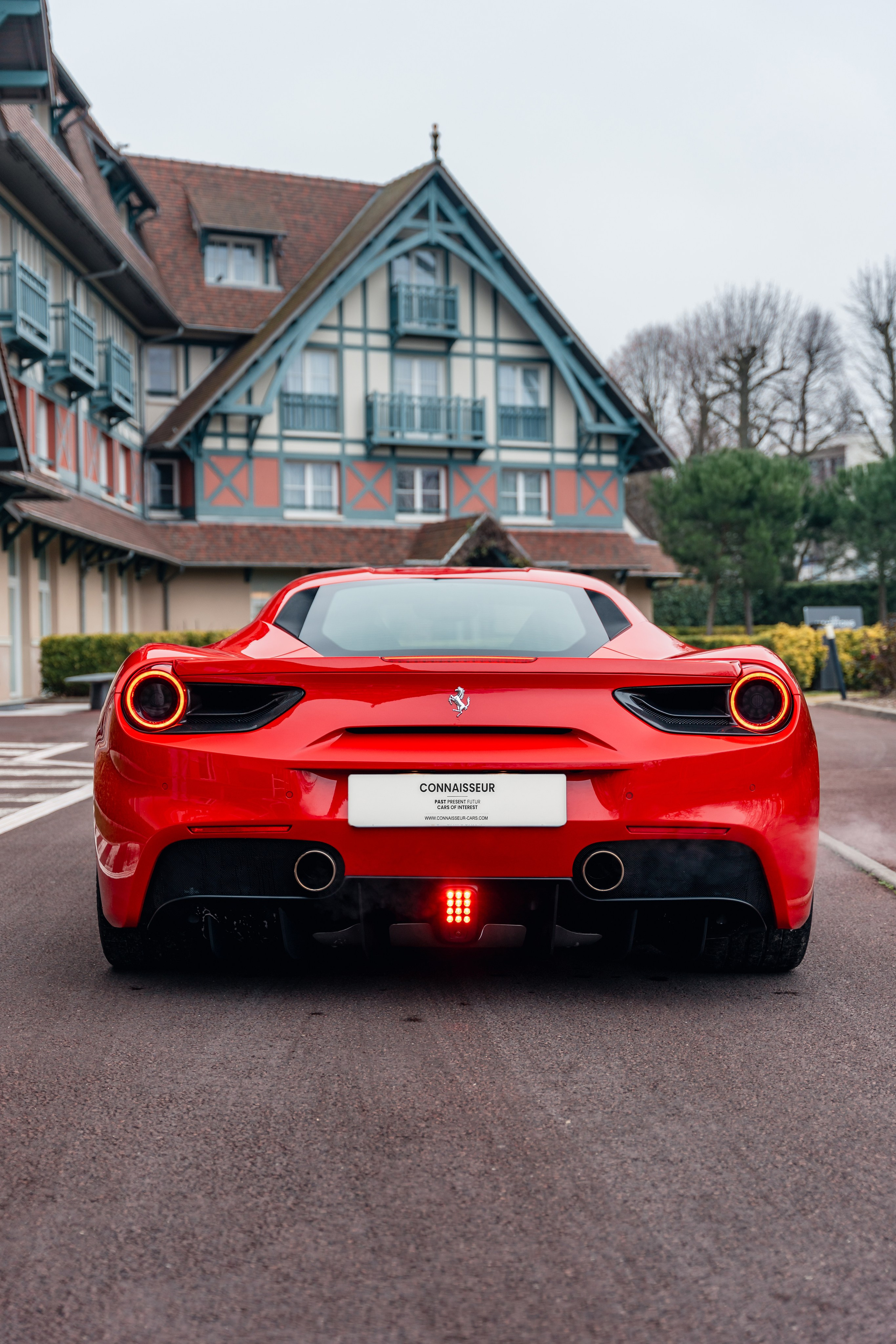 Ferrari 488 GTB. Photographe de voitures à Paris — Vitalii Motruk