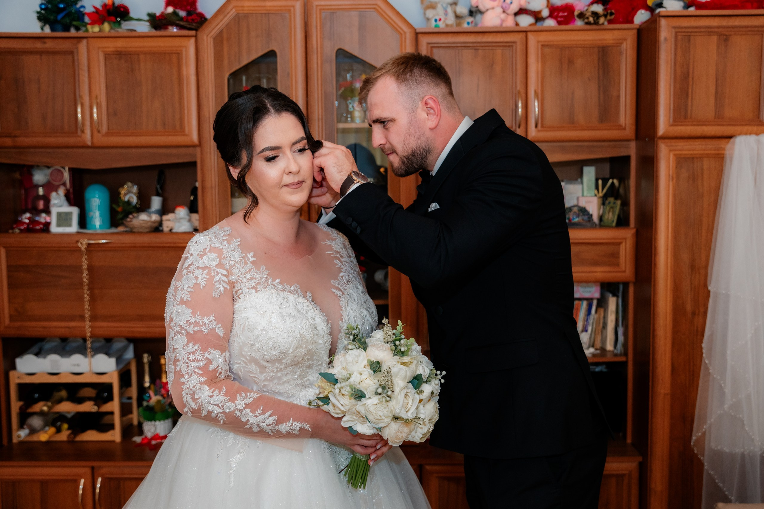 servicii foto. servicii foto Botoșani. servicii foto video Botoșani. fotograf nunta. fotograf evenimente. fotograf nunta Botoșani. Alin chirila. Alin chirila fotograf. Alinofotostudio.- Mire și mireasă – Sergiu & Liliana – ziua nunții, 2024  - Emoții în ziua nunții – Sergiu și Liliana  - Dansul mirilor – fotografie artistică nuntă 2024  - Sedinta foto romantică în natură – Sergiu & Liliana  - Rochia de mireasă și detalii de nuntă elegante